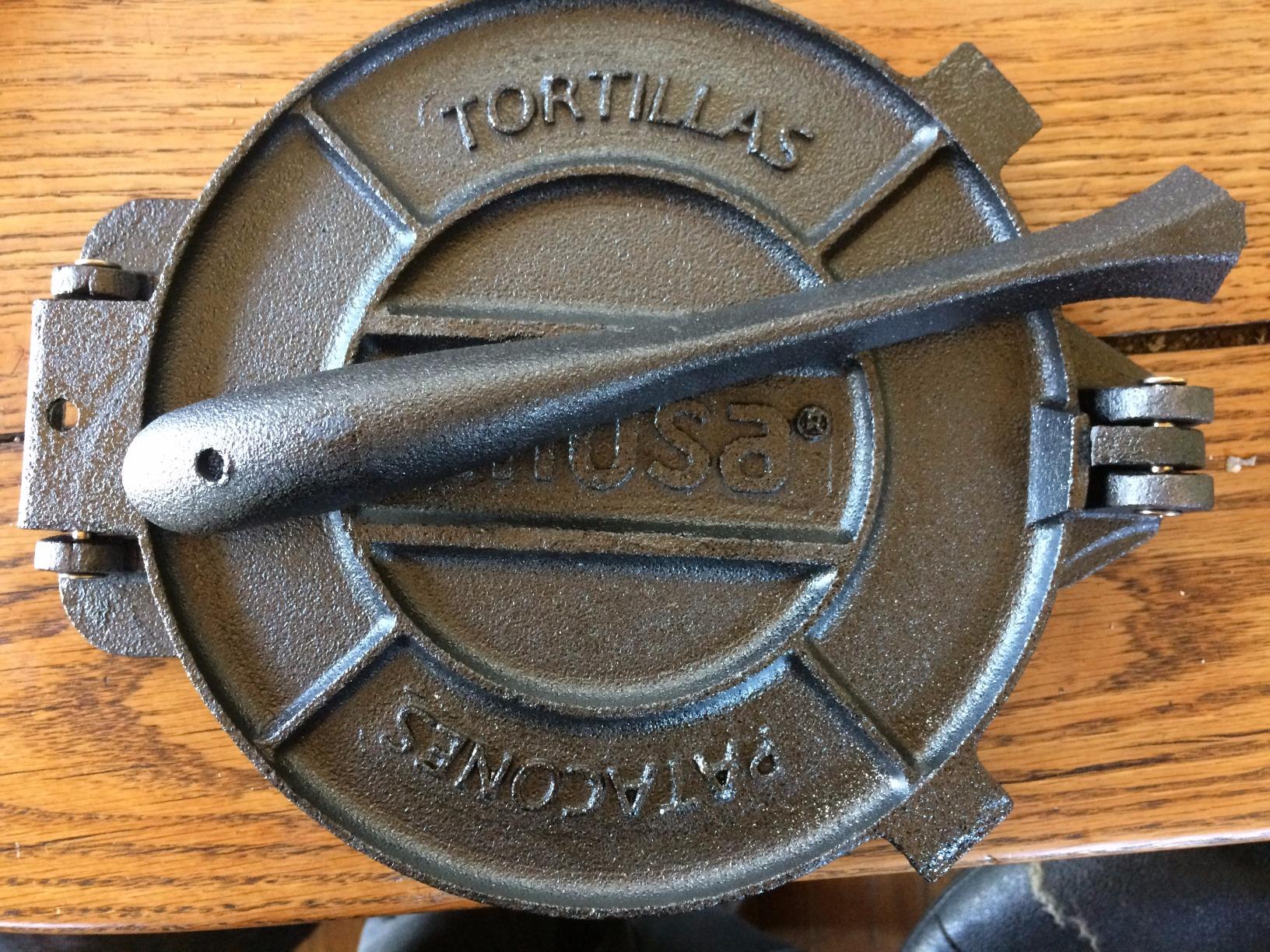 IMUSA USA Cast Iron Tortilla Press 8-Inch, Black | Nonstick Surface, Excellent Leverage, Ideal for Corn and Flour Tortillas, Great for Mexican-Themed Dinners customer photo 2