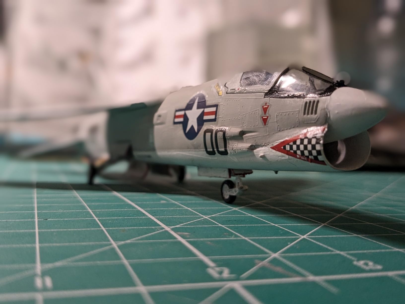 Hasegawa 1/72 F-8E Crusader customer photo 2