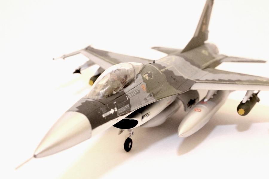 Hasegawa 1/72 F-16A Plus Fighting Falcon customer photo 2