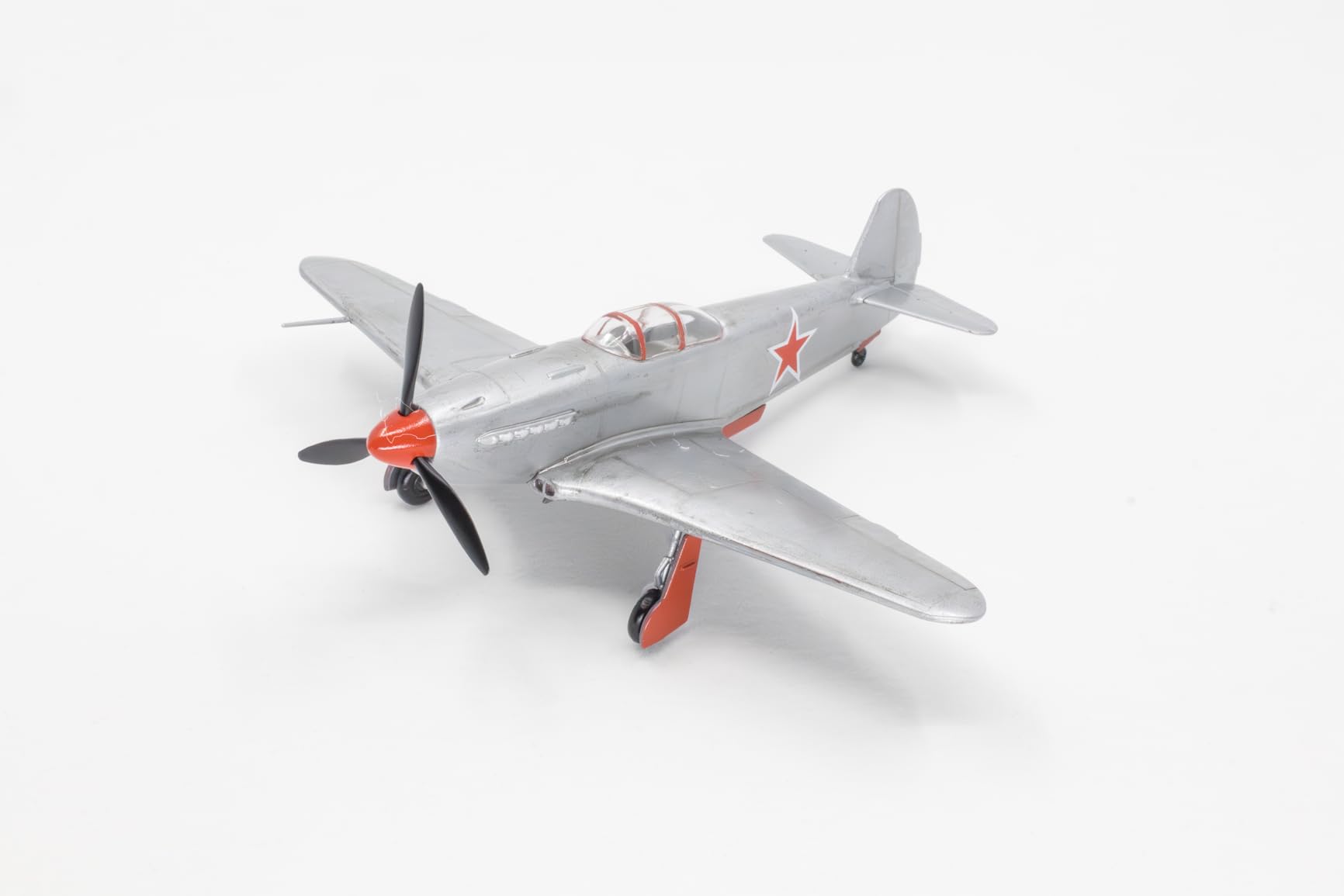 Hobby Boss Soviet Yak-3 Airplane Model Building Kit customer photo 1