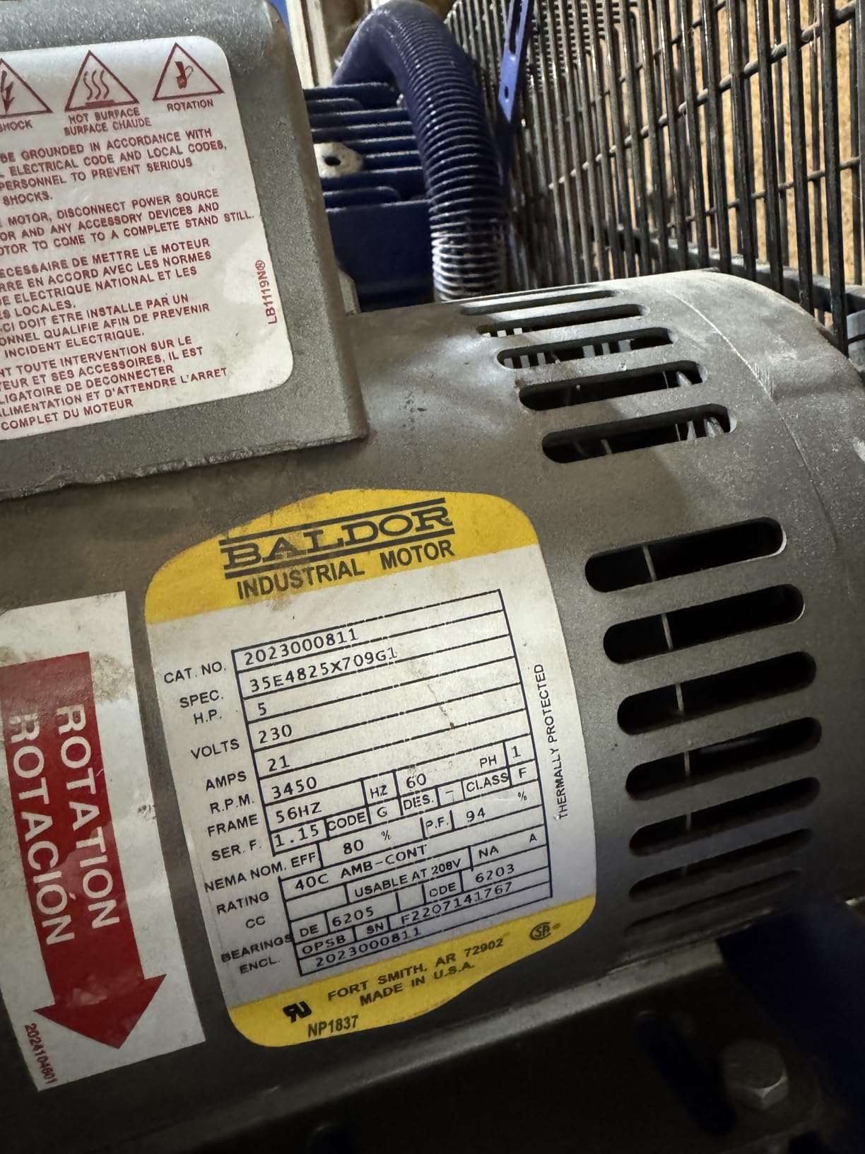 Quincy QT-54 Splash Lubricated Reciprocating Air Compressor - 5 HP, 230 Volt, 1 Phase, 60-Gallon Vertical, Model Number 2V41C60VC customer photo 1