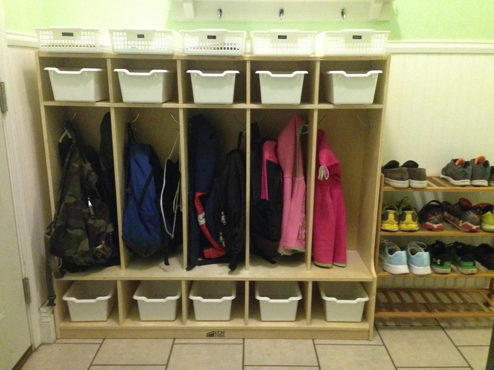 ECR4Kids 5-Section Coat Locker with Bench and Cubby Storage, Classroom Furniture, Natural customer photo 2