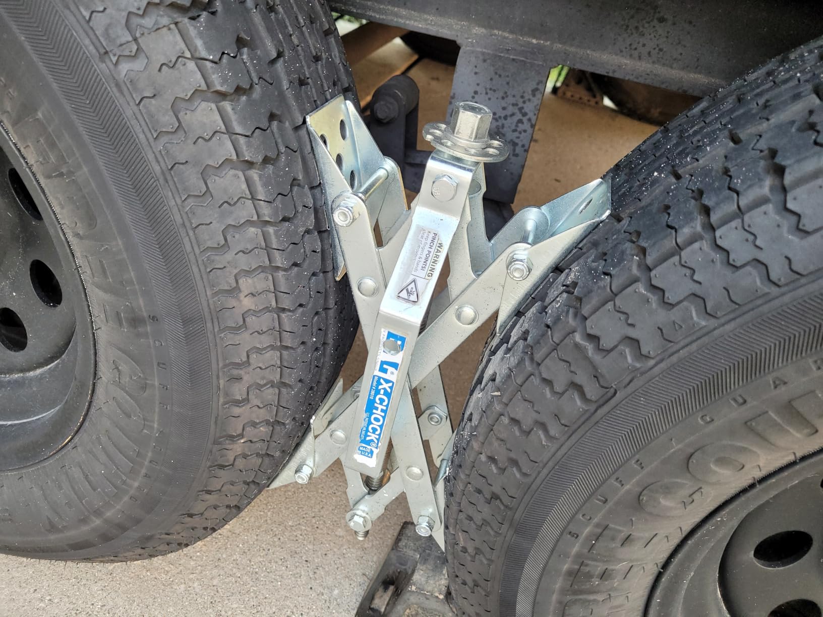 X-Chock Wheel Stabilizer - Pair - One Handle - 28012 customer photo 2