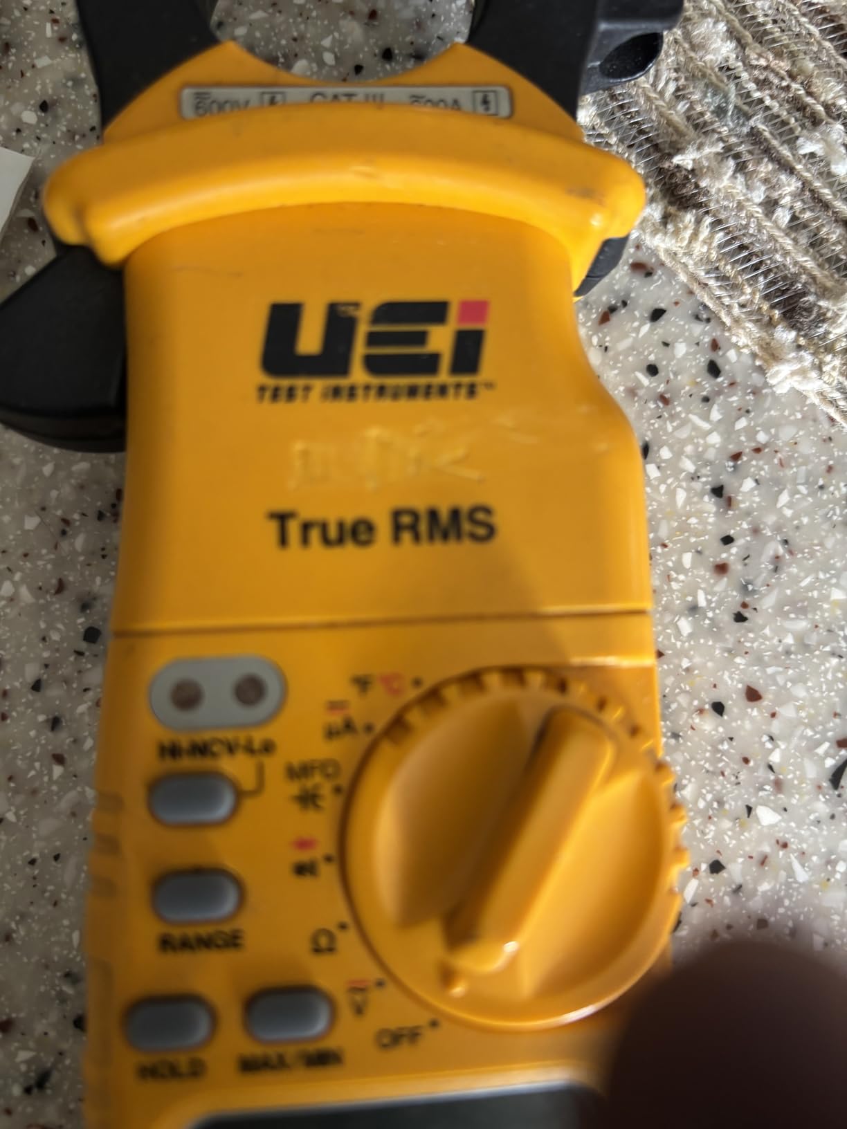 UEi DL369 Digital Clamp Meter HVAC Auto-Ranging 4000 Counts Volt Meter AC Amp Meter Measures AC Current AC/DC Voltage & Microamps Capacitance Resistance Diodes NCV Continuity Tester Live Wire Test customer photo 1