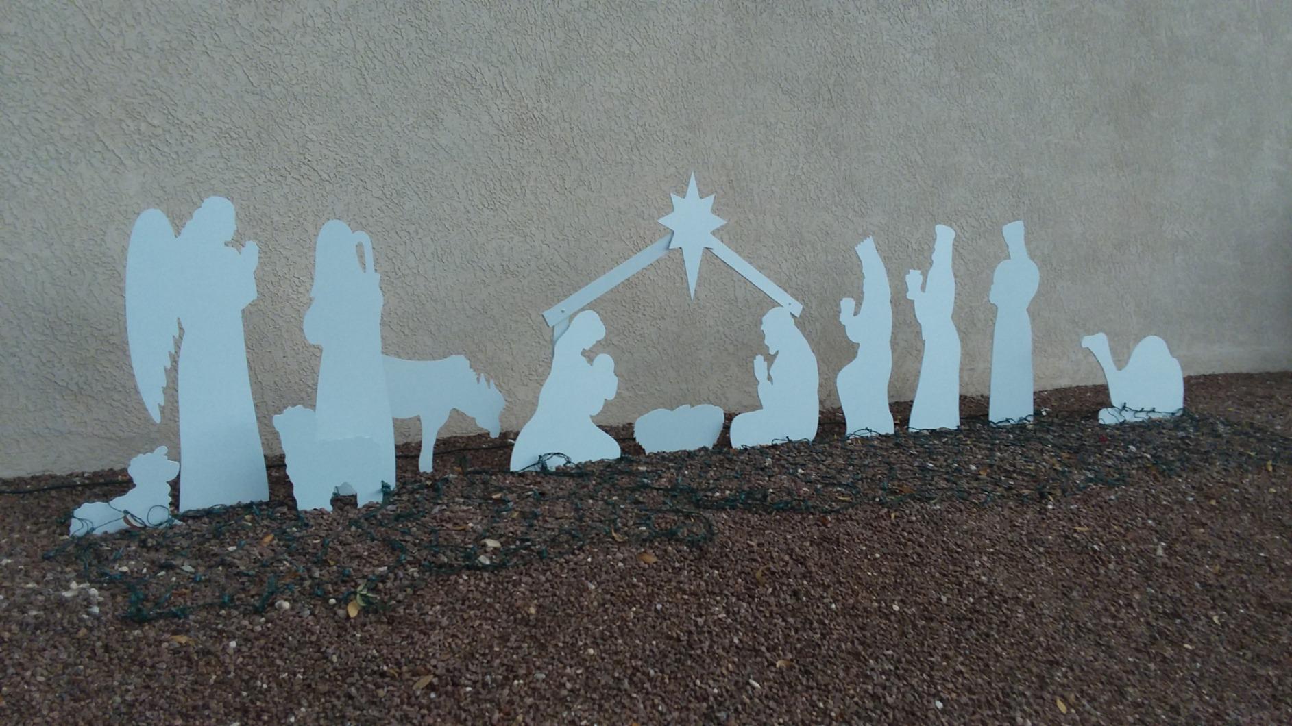 Complete Nativity Scene - 12 Weatherproof Nativity Set Figures for Outdoor Christmas Decoration - Easy to Assemble & Store - Standard, Colorful customer photo 1
