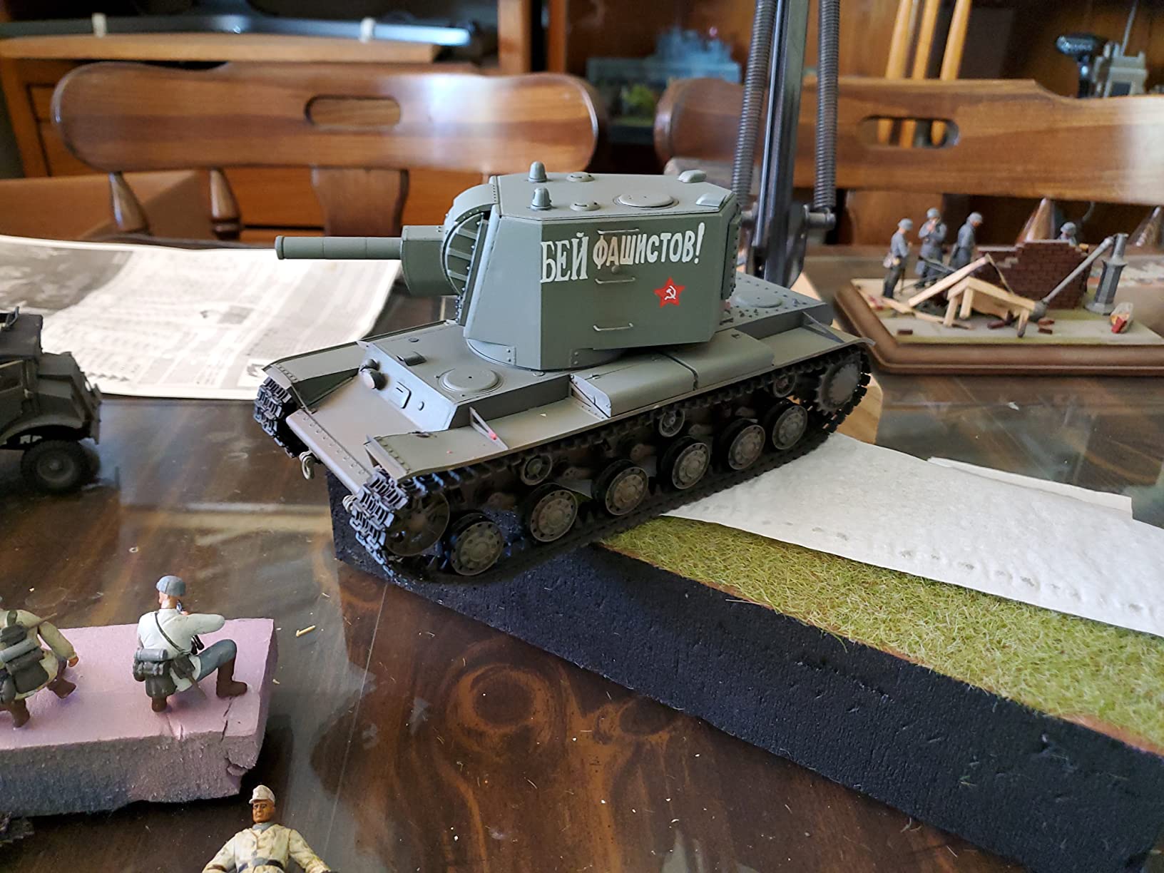 1/35 Russian KV2 Tank (Big Turret) customer photo 1