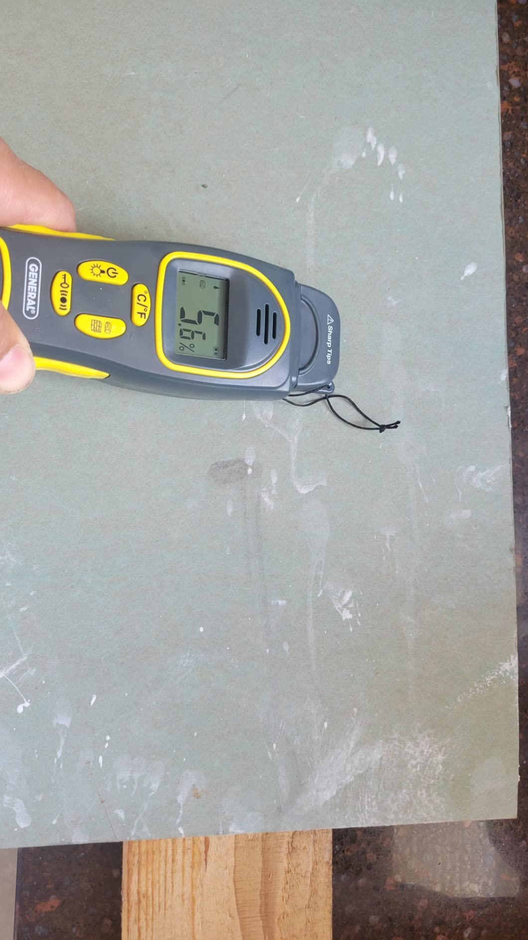 General Tools MMH800 Pin/Pinless Moisture Meter w/Temp and Humidity customer photo 1