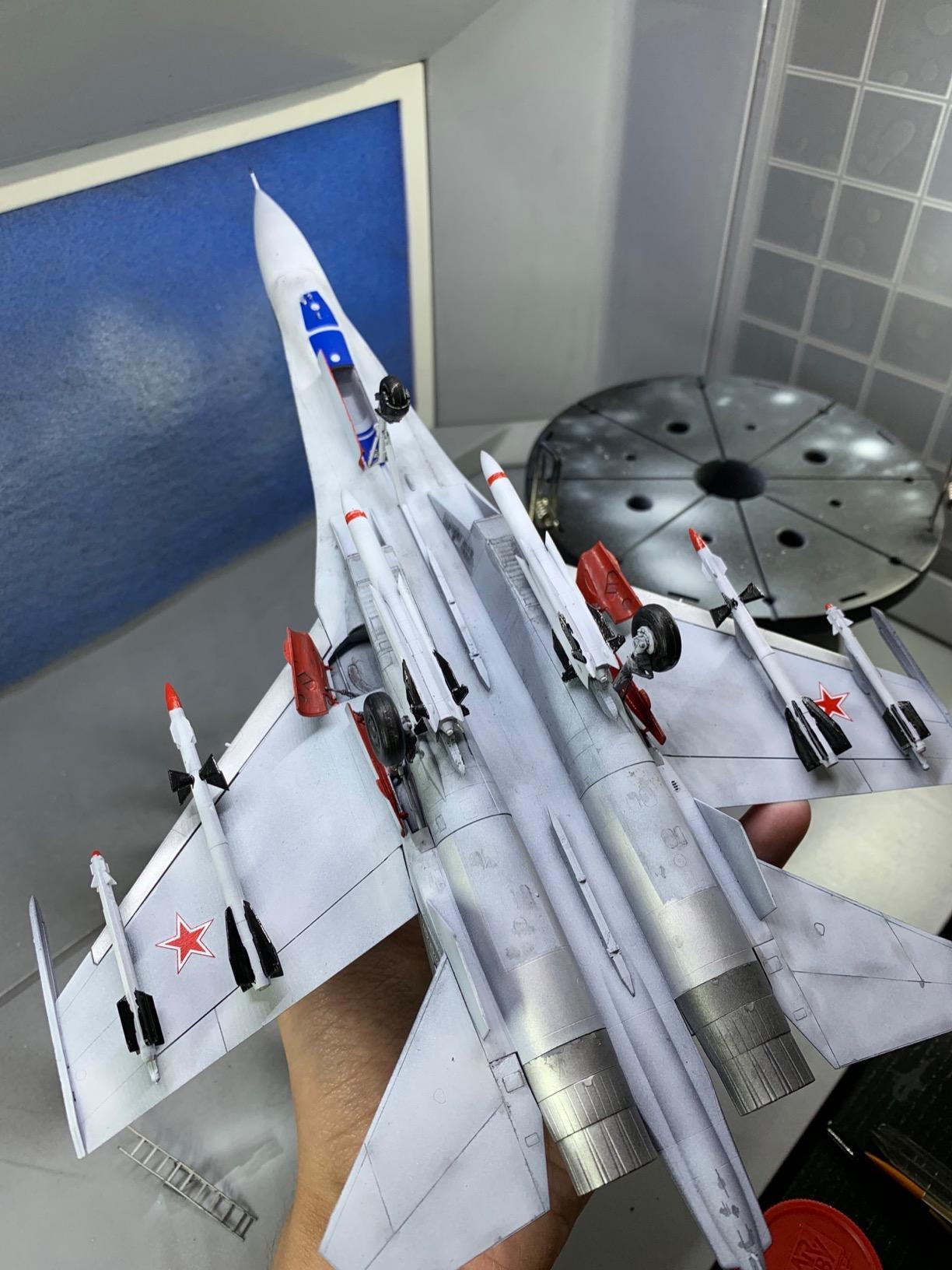 Zvezda Models SU-27 SM Flanker B Mod.1 Model Kit customer photo 2