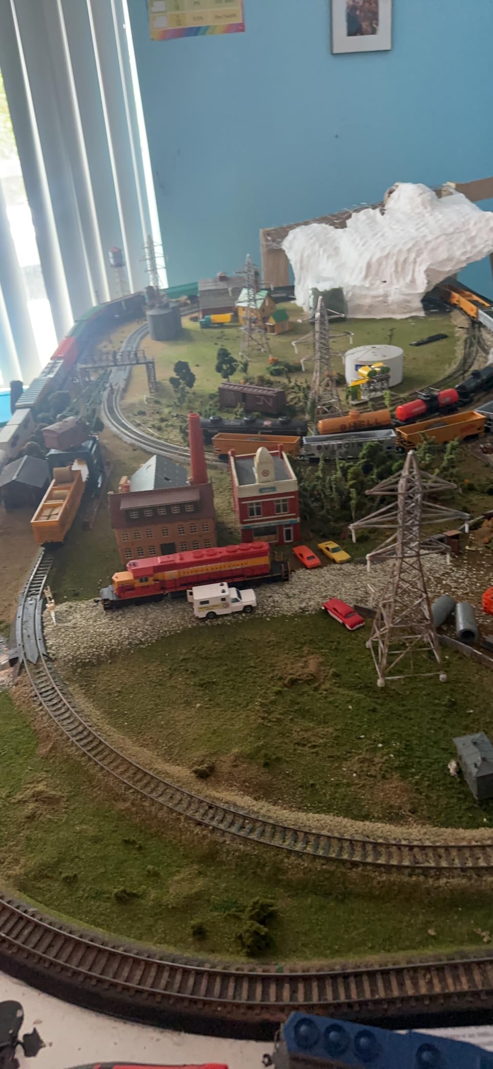 Walthers Cornerstone High-Voltage Transmission Tower-pkg(4) 933-3121 HO Scale Model Railroad - Scenery Kit customer photo 1