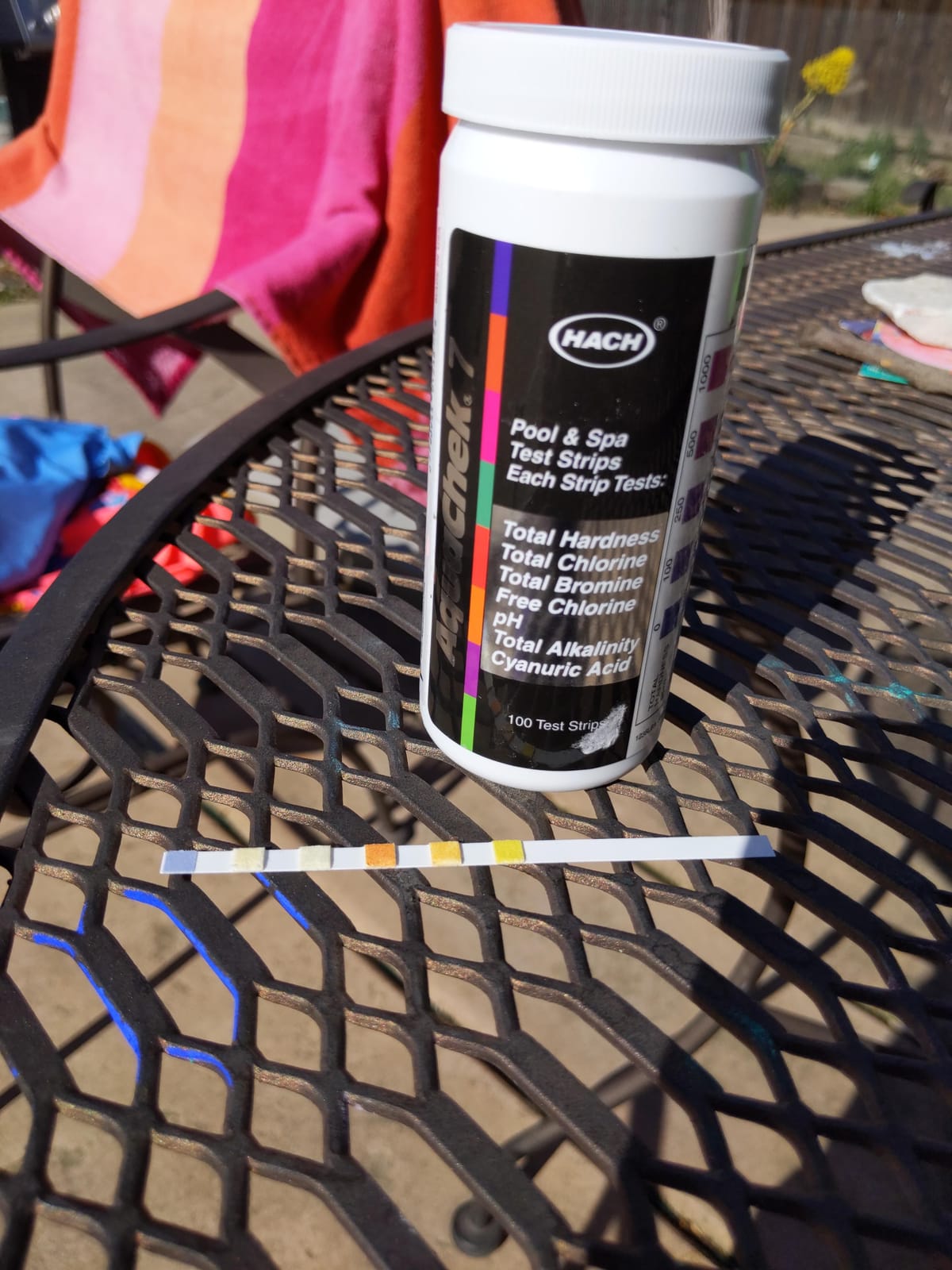 AquaChek 7-Way Pool and Spa Test Strips - Silver Pool Test Strips For pH, Total Chlorine, Free Chlorine, Bromine, Alkalinity, Total Hardness, and Cyanuric Acid - Water Quality Testing Kit (100 Strips) customer photo 2