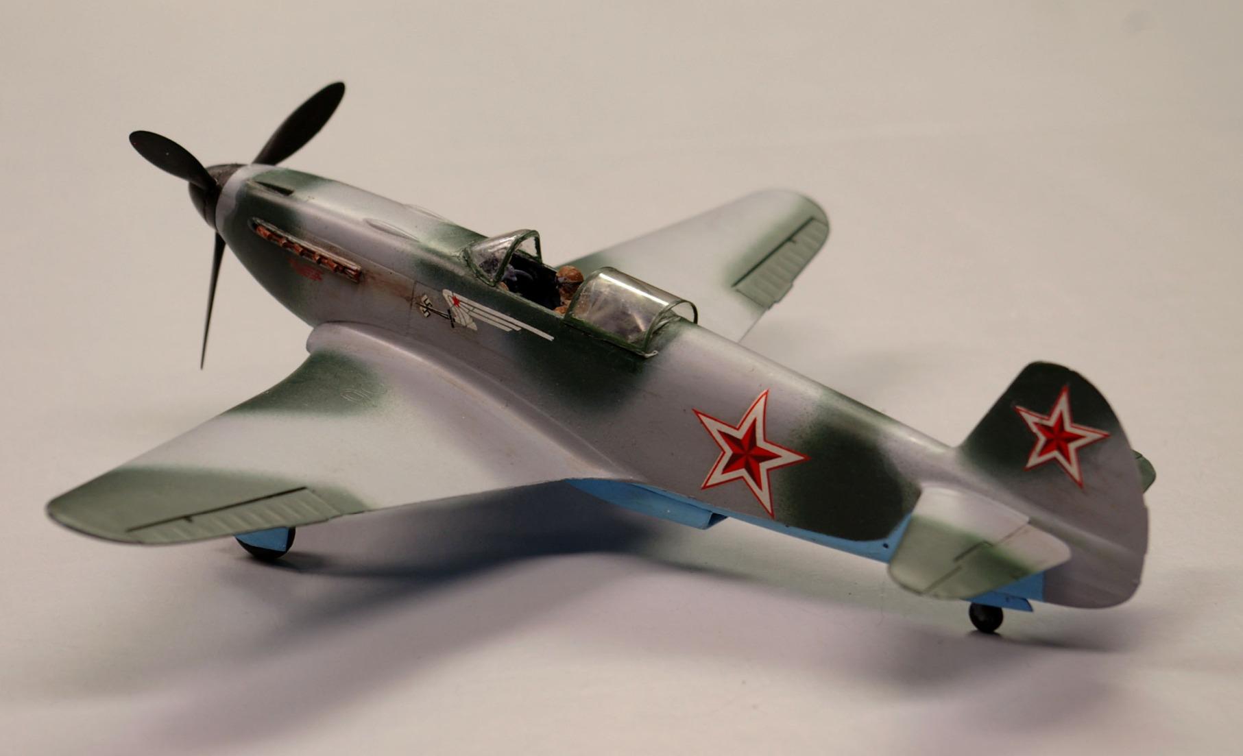 Zvezda Models Yak-3 Yakovlev Soviet WWII Fighter Aircraft Building Kit, Scale 1/48 customer photo 1