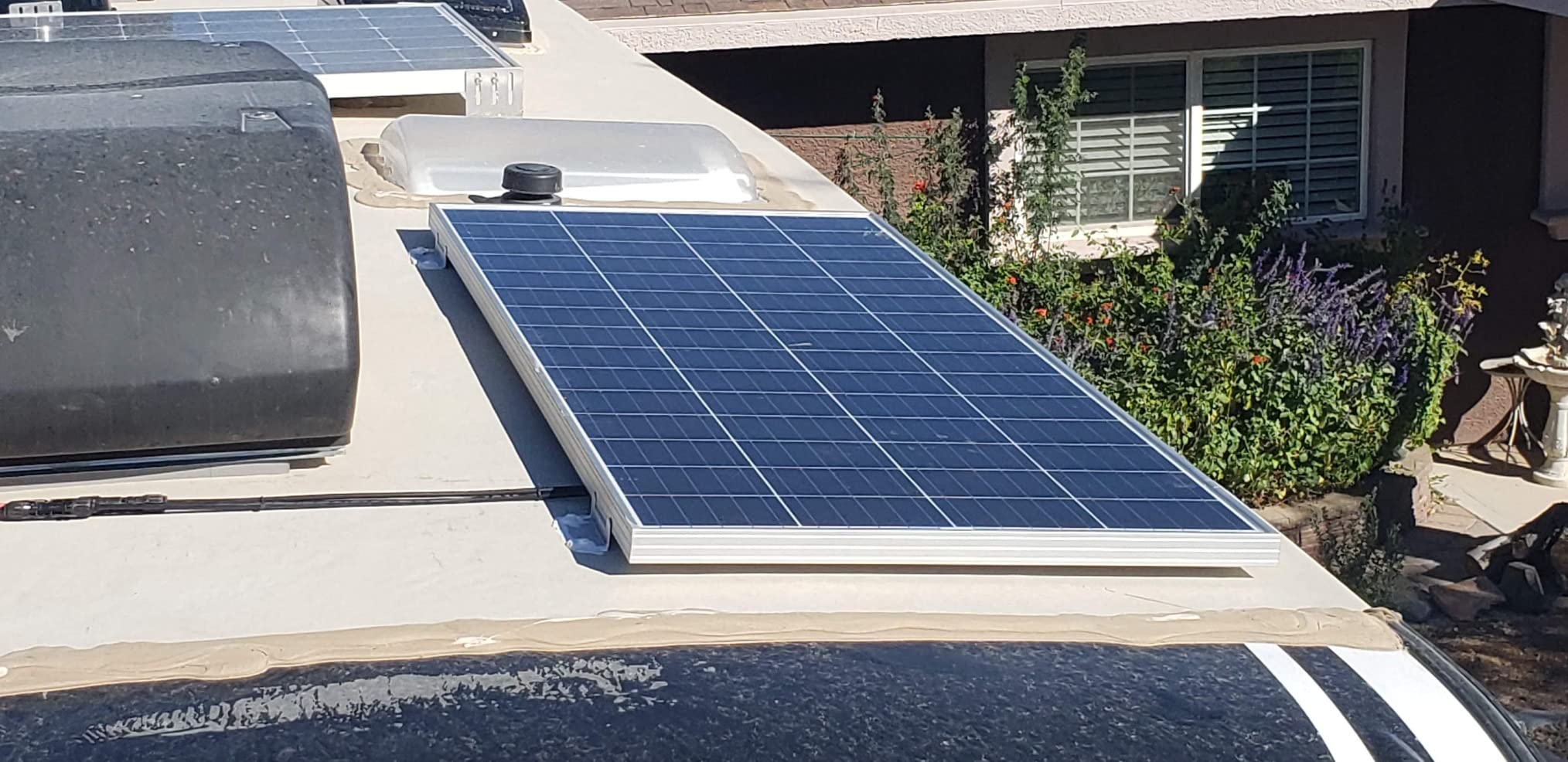 Renogy Solar Panel Mounting Z Brackets Lightweight Aluminum Corrosion-Free Construction for RVs, Trailers, Boats, Yachts, Wall and Other Off Grid Roof Installation, one set of 4 Units, Gray customer photo 1