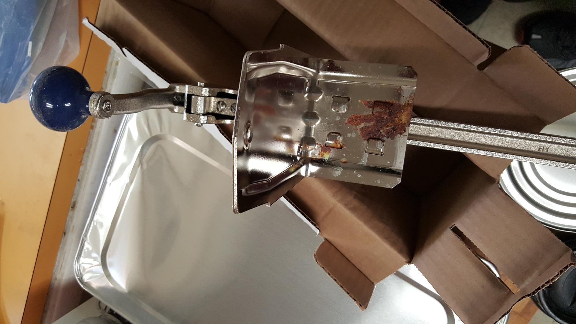 Edlund 12100 Old Reliable #2 Manual Can Opener with Plated Steel Base customer photo 1