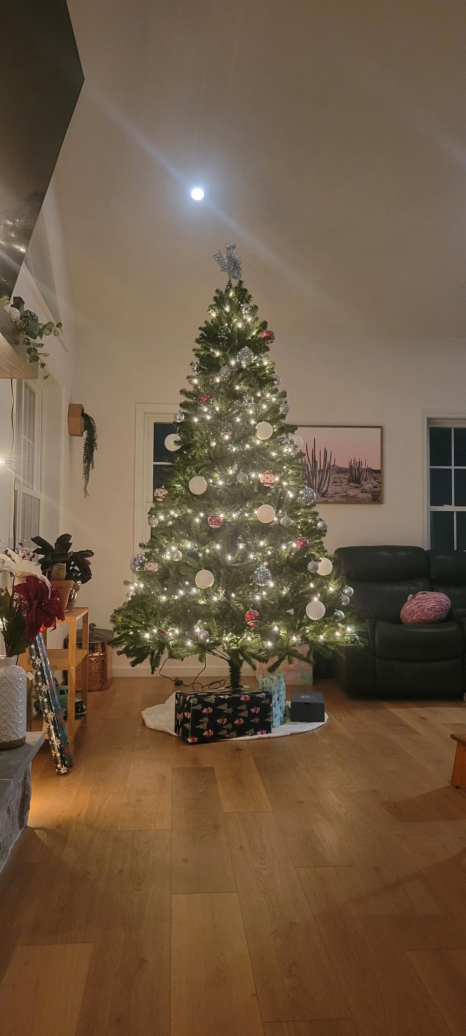 National Tree Company 9ft Unlit North Valley Spruce Christmas Tree | 2,128 Tips, Includes Stand, Artificial, Green customer photo 2
