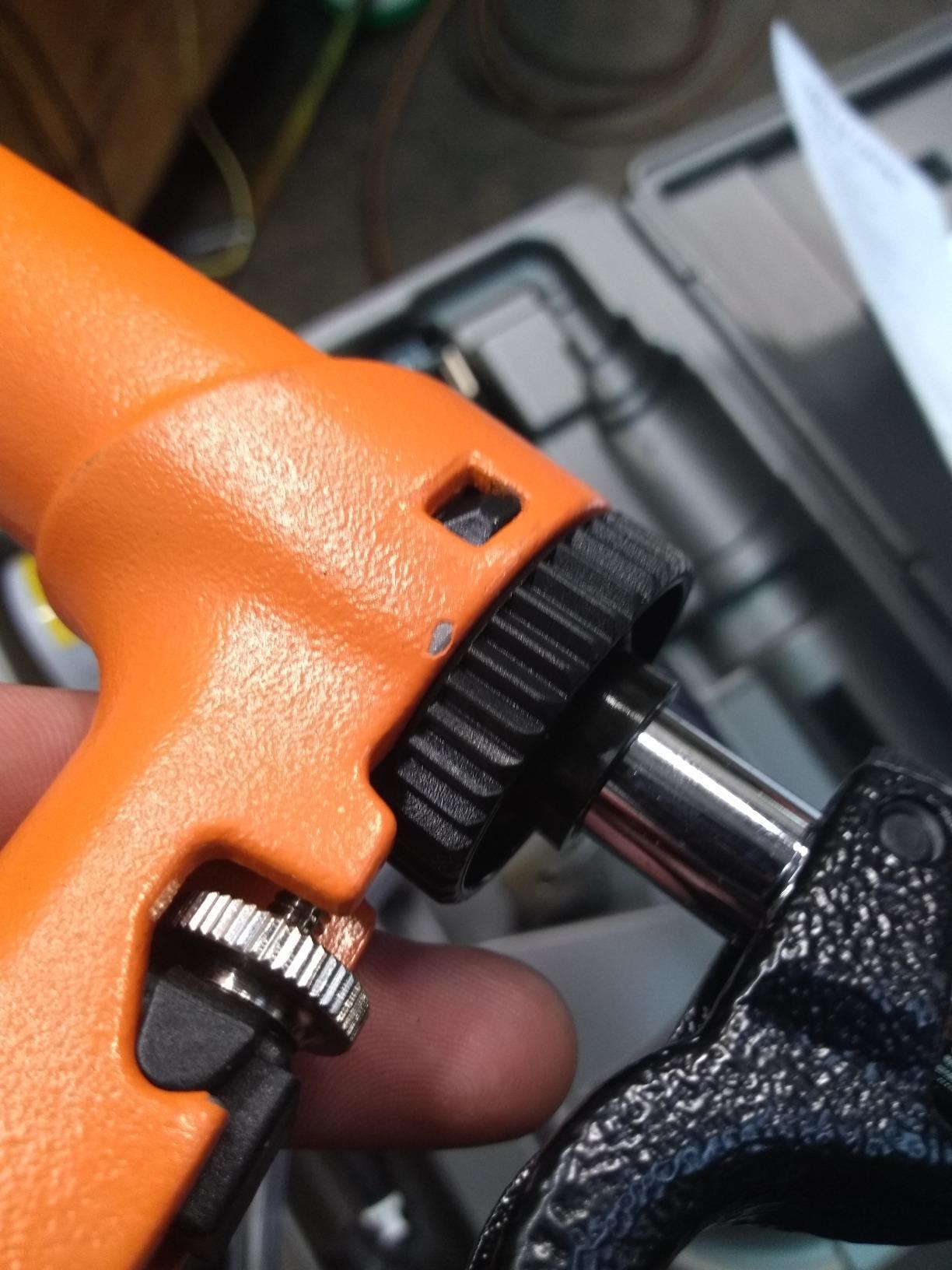 MaxProHD Premium Heavy Duty Brake & Clutch Bleeder, Cast-Aluminum, Fully Rebuildable Injector Supports Reverse, Vacuum, Pressure and Bench Bleeding for DOT 3/4/5.1 customer photo 1