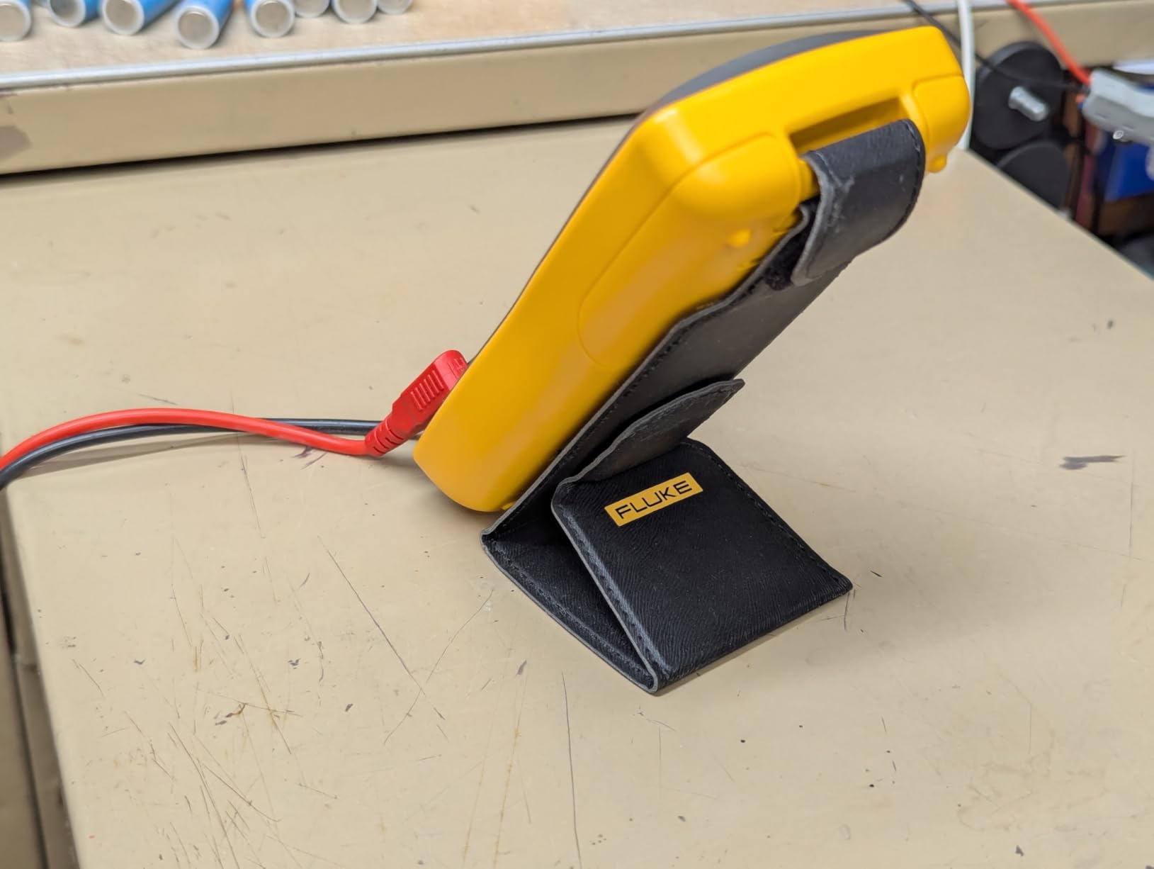 Fluke 107 AC/DC Current Handheld Digital Multimeter, Gray | AC/DC Current customer photo 1