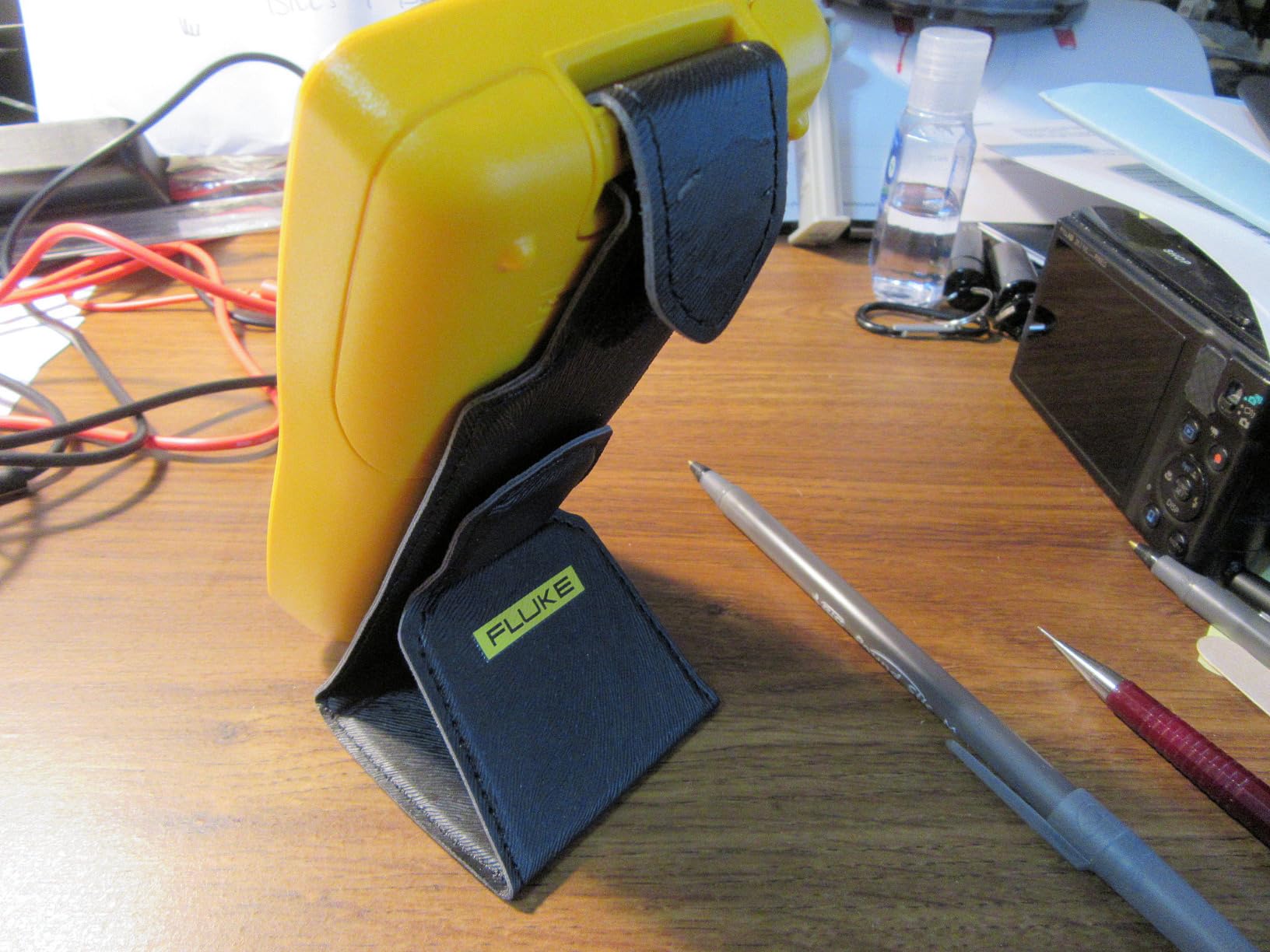 Fluke 107 AC/DC Current Handheld Digital Multimeter, Gray | AC/DC Current customer photo 2