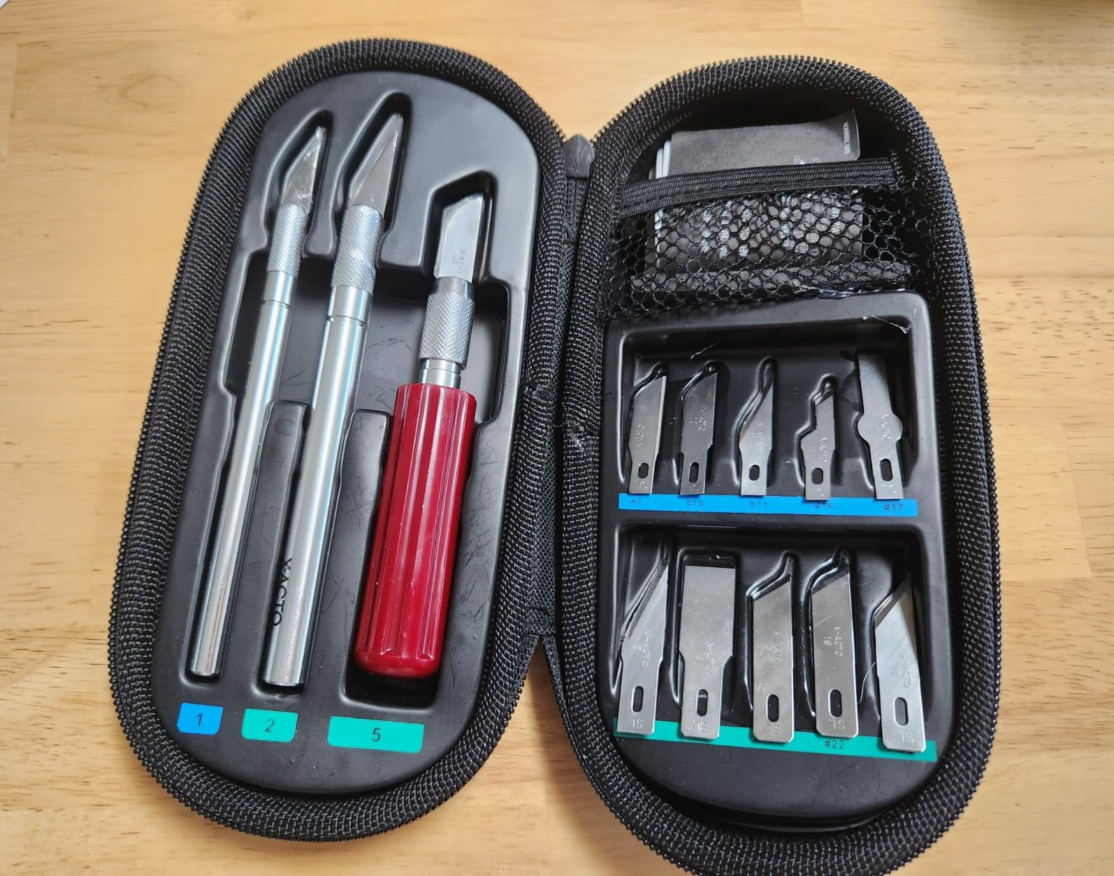 X-ACTO Compression Basic Knife Set, Includes 3 Knives, 13 Blades, Soft Carry Case, 17 Count - Crafting, Art Projects, Cutting Tools customer photo 2