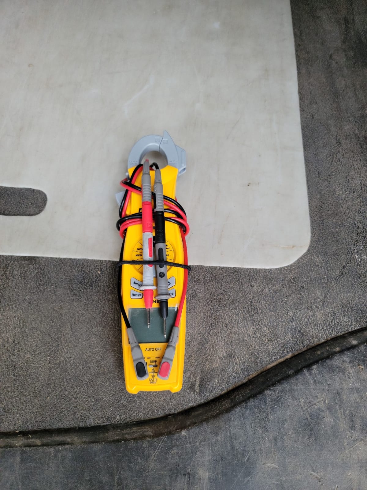 Fieldpiece SC640 Swivel Clamp Meter with Dual Display, Inrush Current, LED Jaw Flashlight and Backlit Display customer photo 1