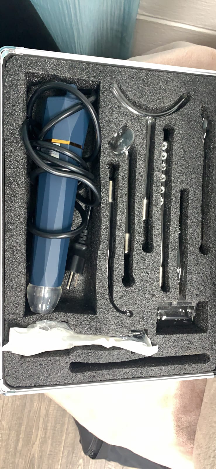 Lift Wand Professional High Frequency Facial Wand Machine Includes 7 Electrodes, and Aluminum Case, Anti Aging Device, Diminish Wrinkles, Scars, Dark Circles, Breakthrough Device for Beauty customer photo 1
