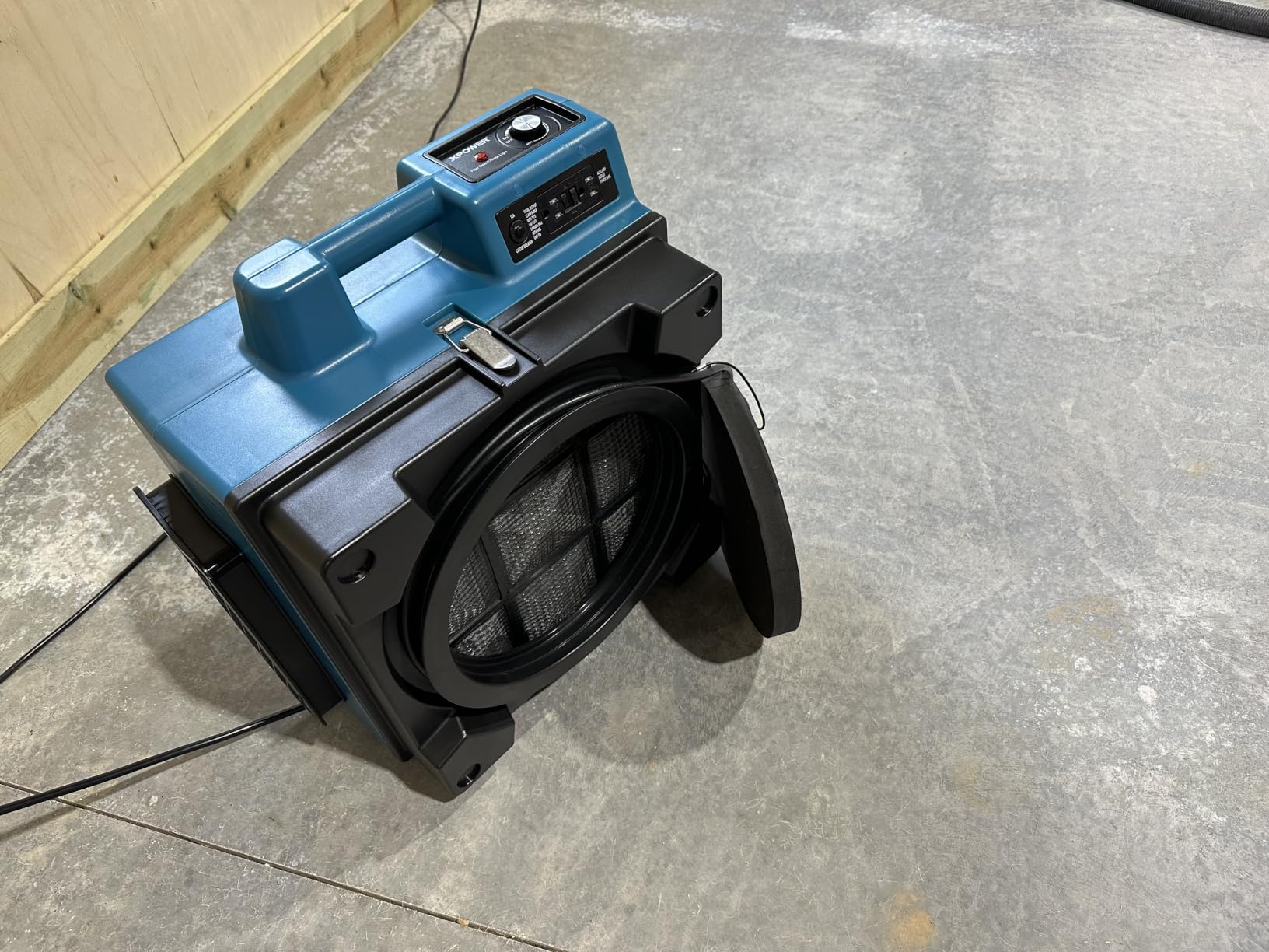 XPOWER X-3400A Air Scrubber 3 Stage Filtration, Negative Air Machine w/Power Outlets, 3 Stage Airbourne Cleaner, Scrubber HEPA Filter System for Water Damage Restoration, Commercial & Home Use, Blue customer photo 1