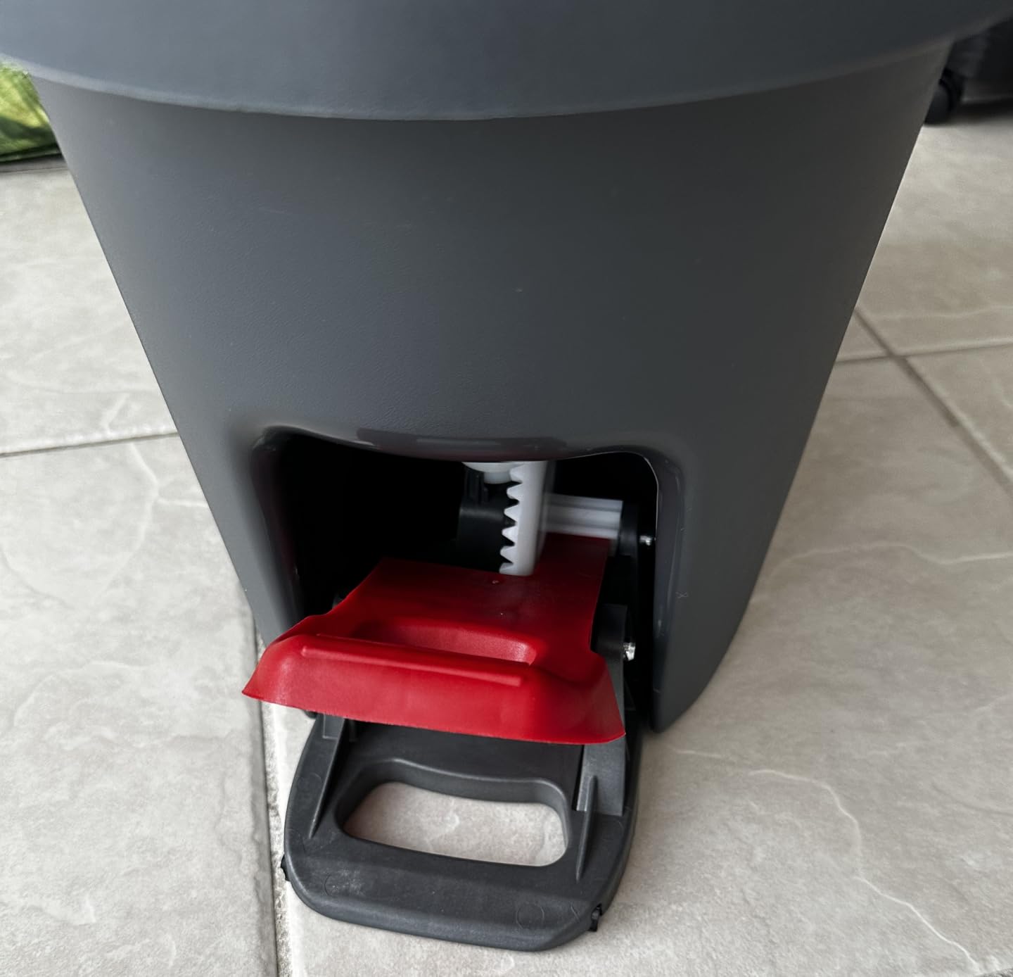 O-Cedar EasyWring Microfiber Spin Mop, Bucket Floor Cleaning System, Red, Gray, Standard customer photo 1