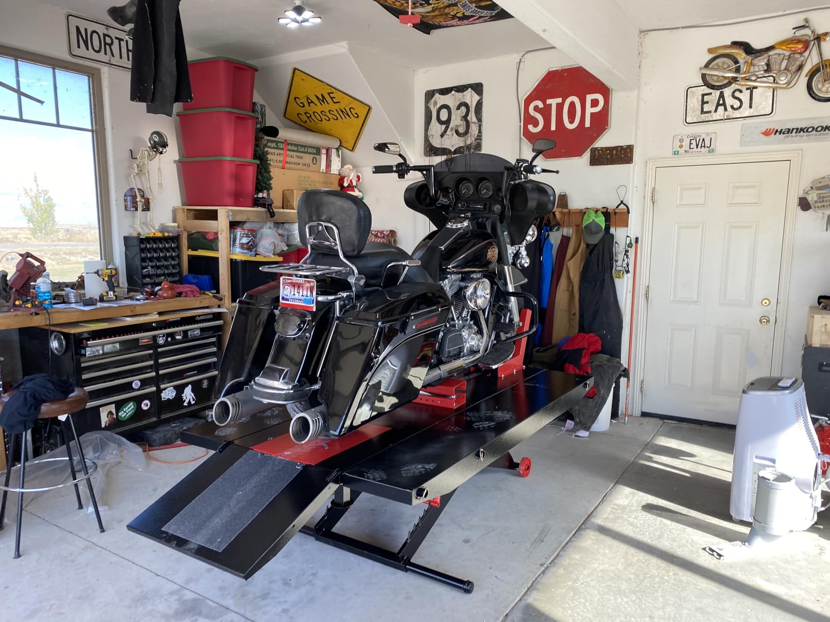 Black Widow Motorcycle Lift Table, Pneumatic, 1,500 lb, ProLift, 31.25