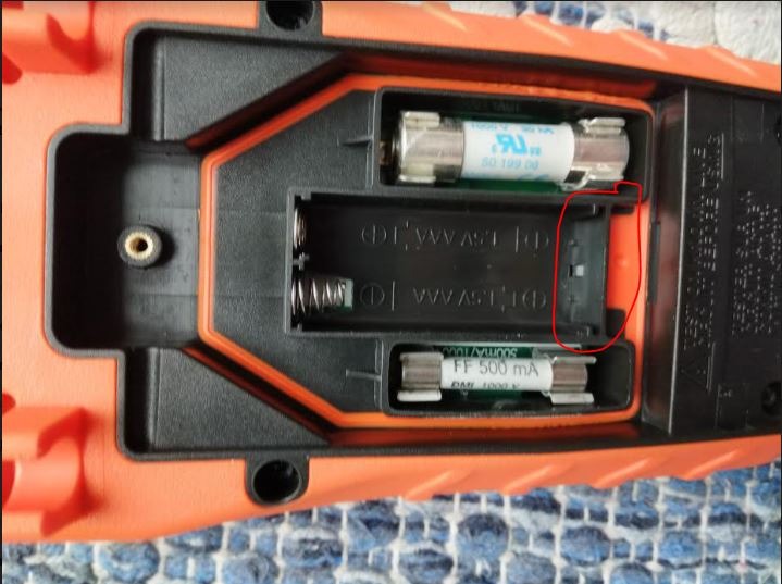 Klein Tools MM700 Multimeter, Electrical Tester is Auto Ranging, for AC/DC, LOZ, Temp, Capacitance, Resistance, Frequency, and More, 1000V customer photo 1