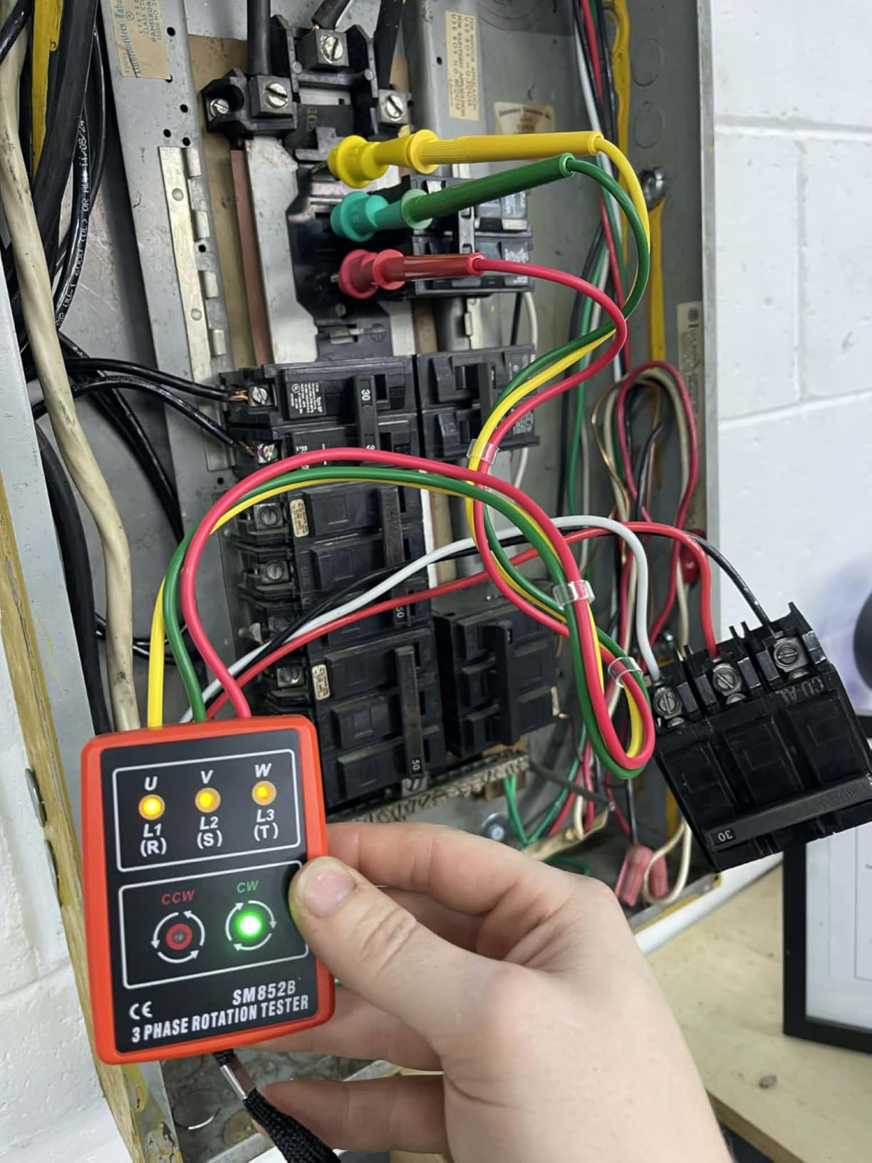 ATOPLEE 3 Phase Sequence Presence Rotation Tester Indicator Detector Meter with LED and Buzzer 60V~600V (3 Phase AC) customer photo 1