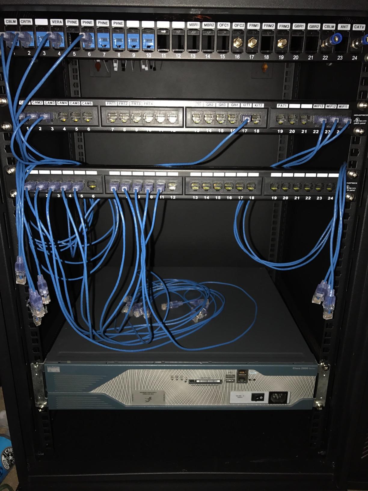 NavePoint 1U Plastic Rack Mount Horizontal Cable Manager Duct Raceway for 19 Inch Server Rack customer photo 1