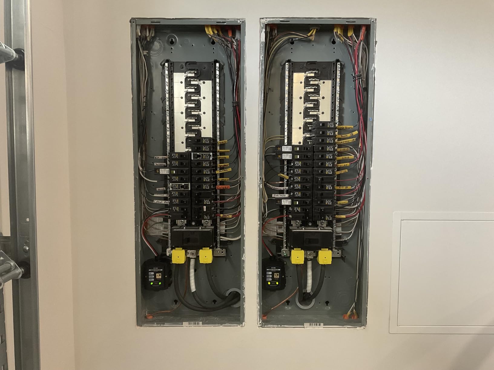 Eaton Surge Protection Device, 1 Phase, 120/240V, 2 Poles, 2 Wires CHSPT2ULTRA - 1 Each customer photo 1