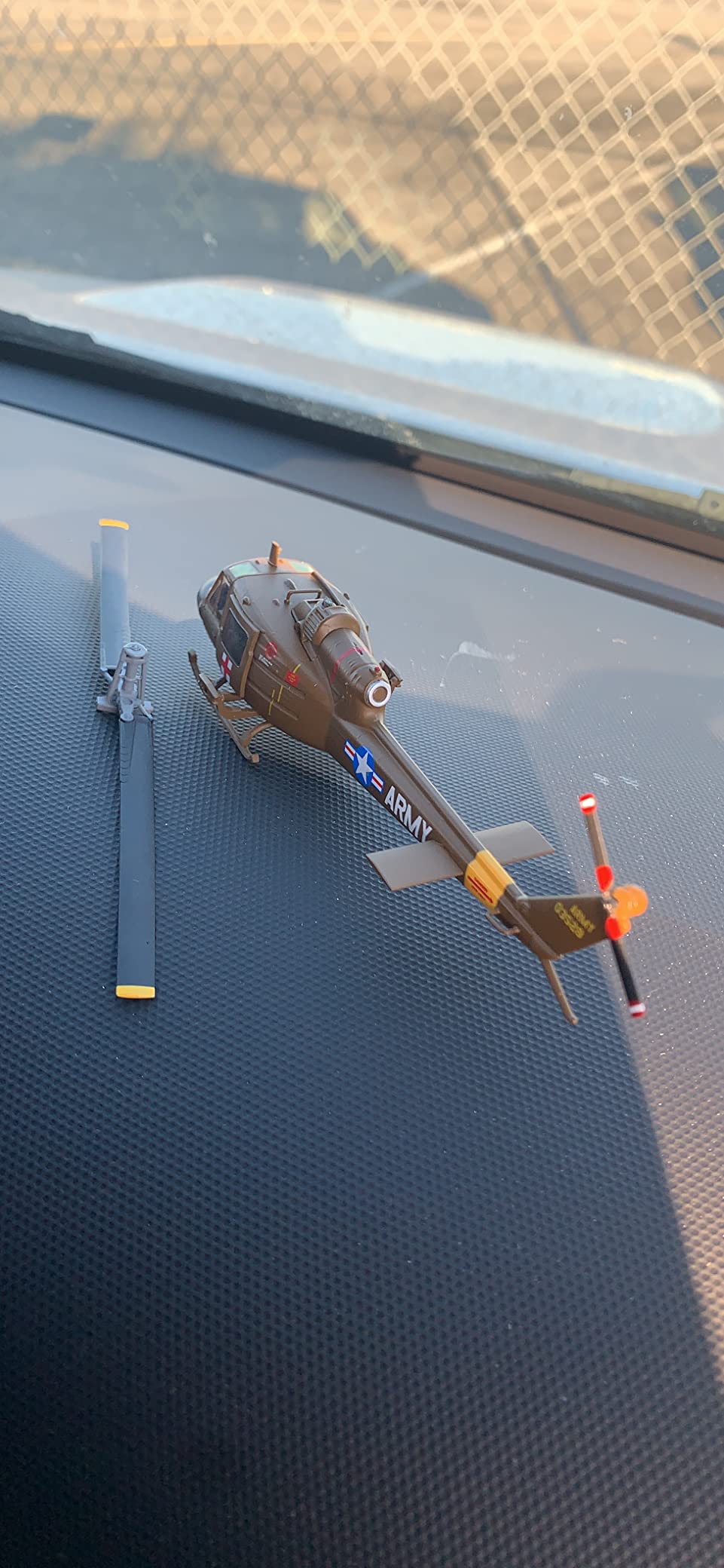 Postage Stamp Daron UH-1 Huey MEDEVAC 1/87 Scale Die-Cast Military Helicopter Model with Display Stand customer photo 2