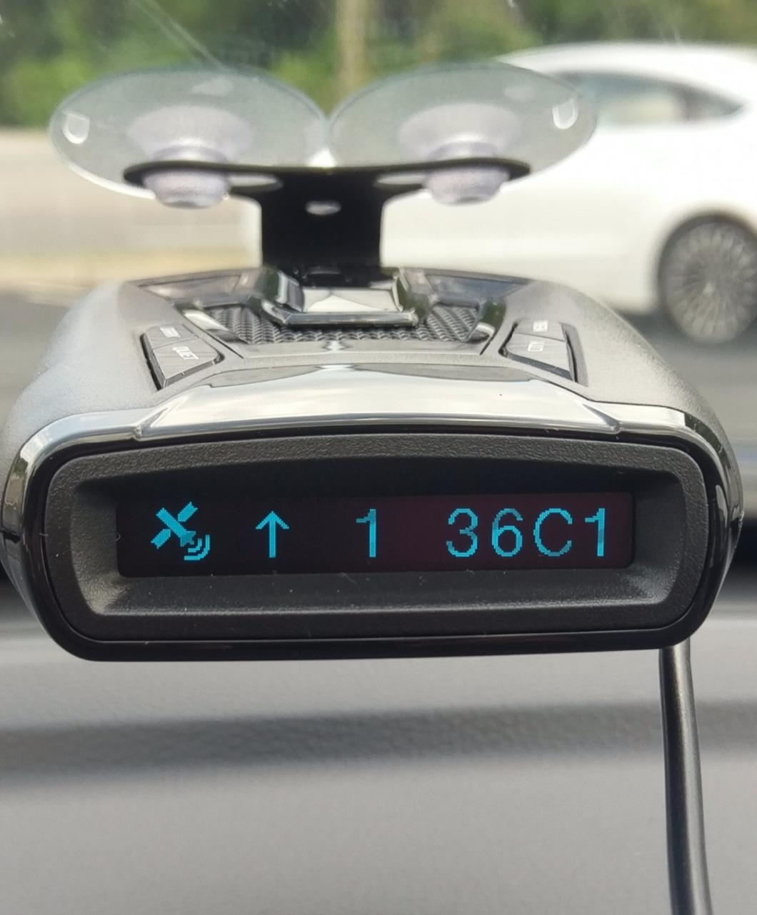 Whistler CR93 High Performance Laser Radar Detector: 360 Degree Protection, Bilingual Voice Alerts, and Internal GPS, Black customer photo 2