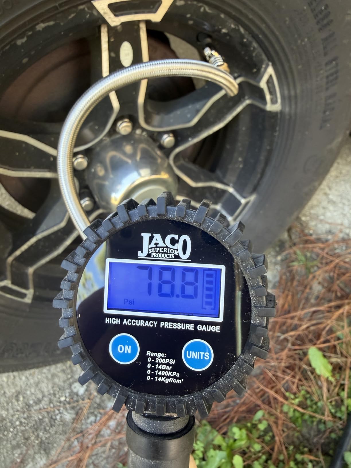 JACO FlowPro Digital Tire Inflator with Pressure Gauge - 200 PSI customer photo 2