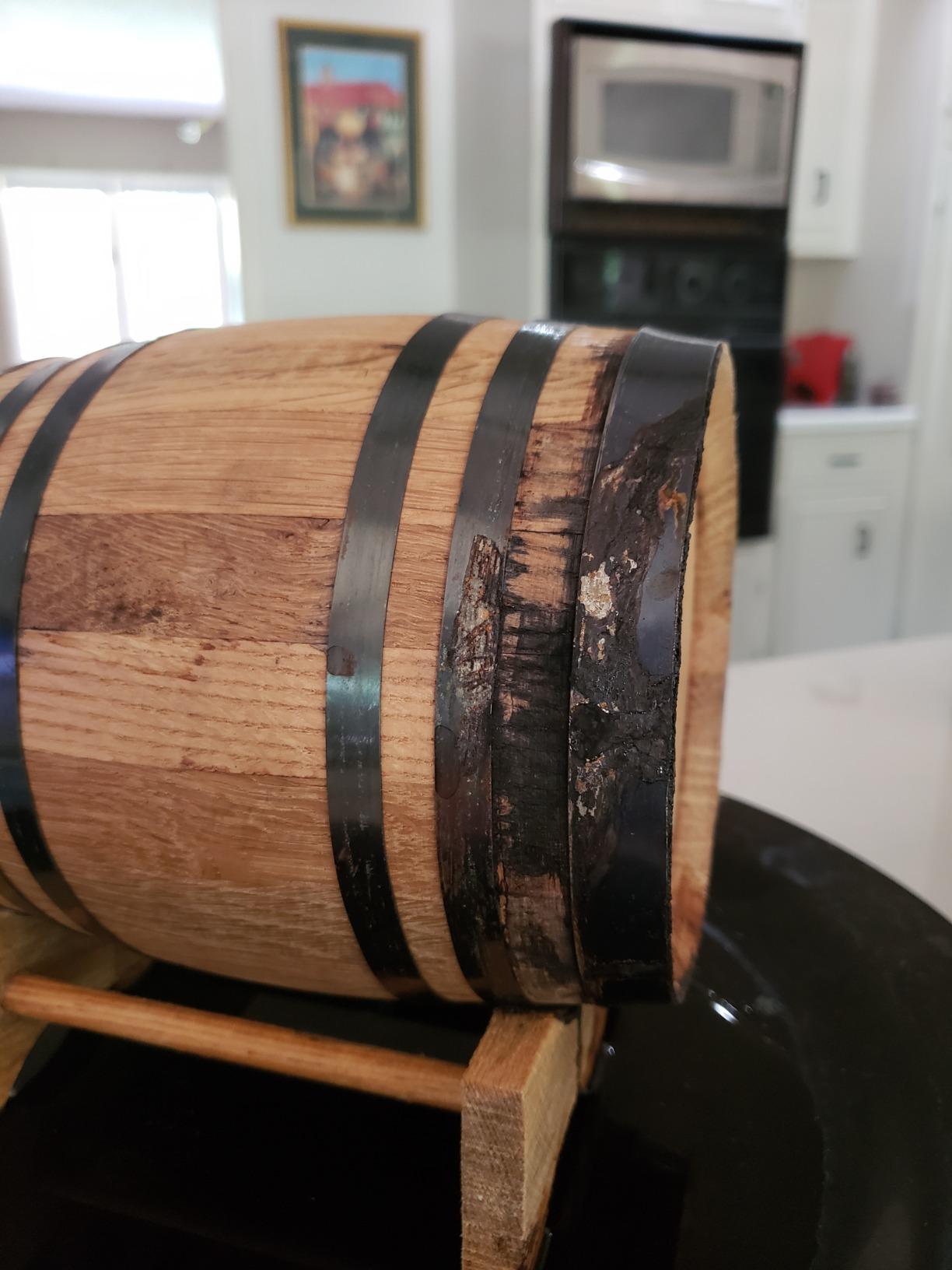 2-Liter Charred American White Oak Whiskey Barrel with Kentucky Bourbon Flavoring Essence, DIY Oak Wood Barrel Homebrew Kit, Comes with a Shot Glass customer photo 1