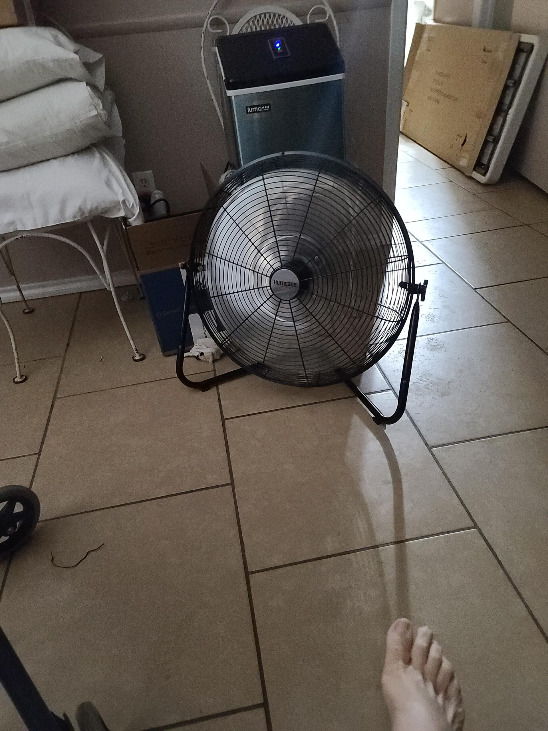 Hurricane Pro High Velocity Metal Blade Floor Fan, 3 Speeds, Black, 20in | Corded Electric Air Cooling Unit w/ 5300 CFM Airflow for Home, Greenhouses, Garages, Gyms & Workshops customer photo 1