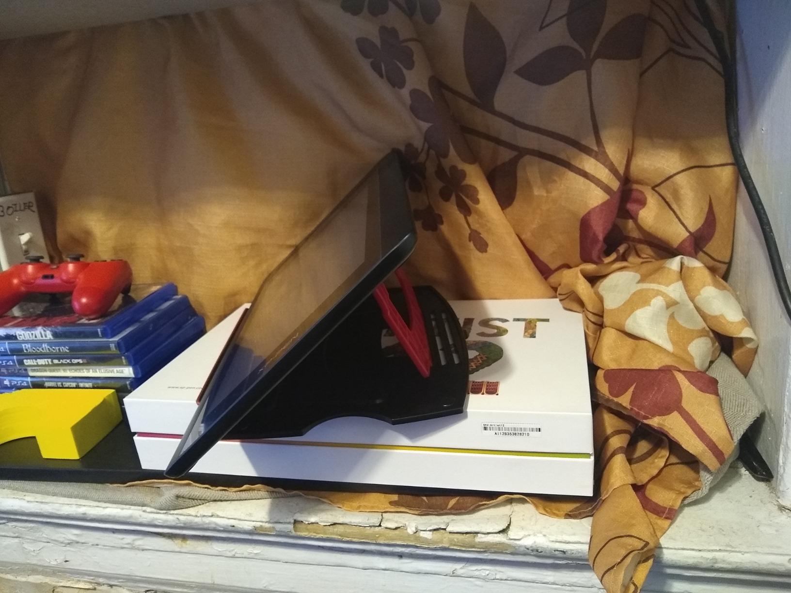 MAX SMART Drawing Tablet Stand, Foldable, Portable, Adjustable Compatible with iPad Pro, Wacom and More customer photo 1