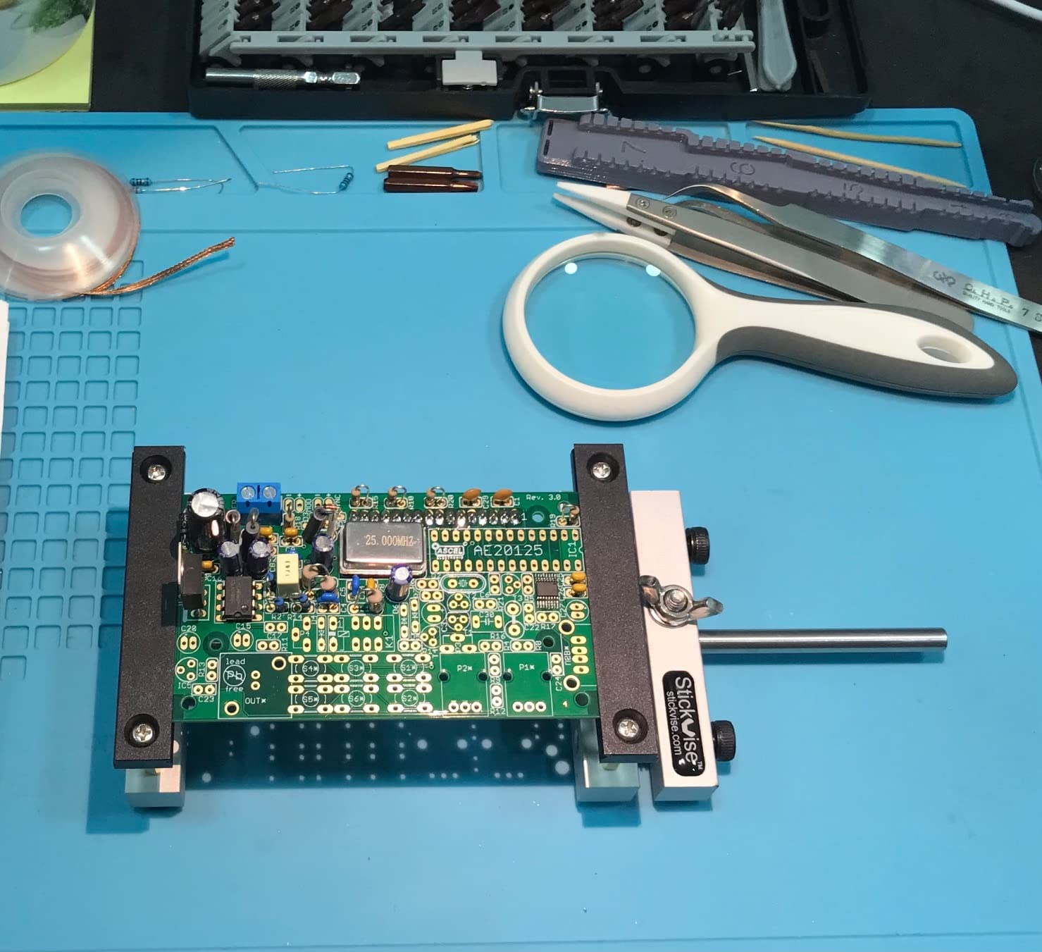 PCB Vise with Standard Nylon Jaws Grey customer photo 2