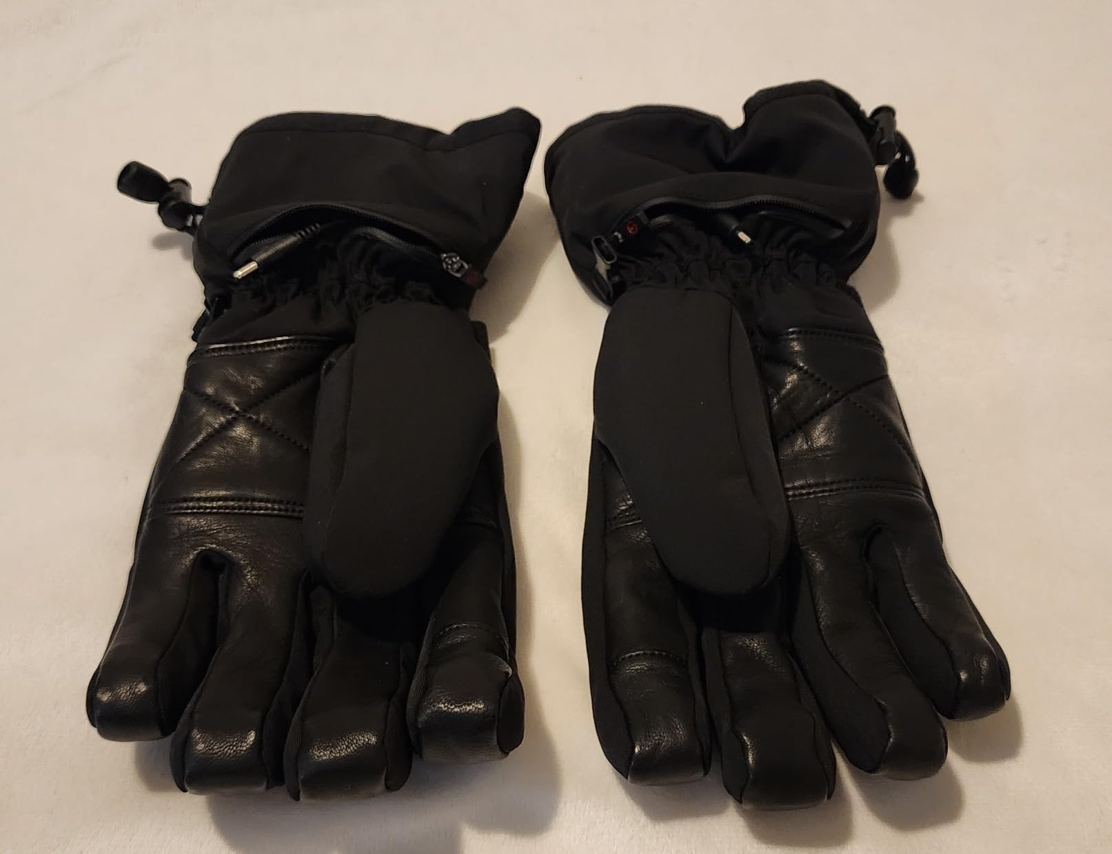 SAVIOR HEAT Heated Gloves for Men Women, Rechargeable Electric Heated Leather Skiing and Snowboarding Gloves customer photo 1