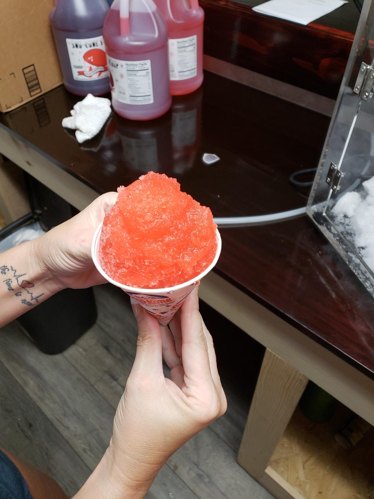 Costzon Commercial Snow Cone Machine, 440lbs/H Stainless Steel Ice Shaver with Dual Blades, 110V Electric Snow Cone Maker, Shaved Ice Machine with Safety On/Off Switch for Home, Party, Restaurant, Bar customer photo 2