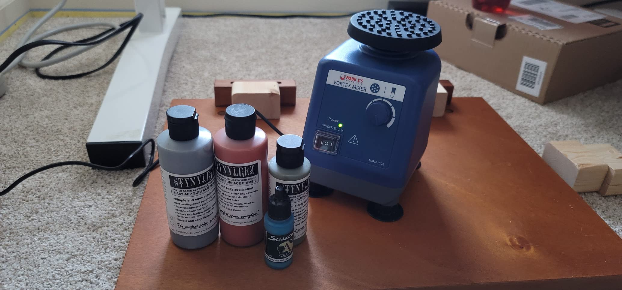 FOUR E'S SCIENTIFIC Vortex Mixer with Platform Pad, 0-3000rpm, Includes 100 Mixing Balls customer photo 2