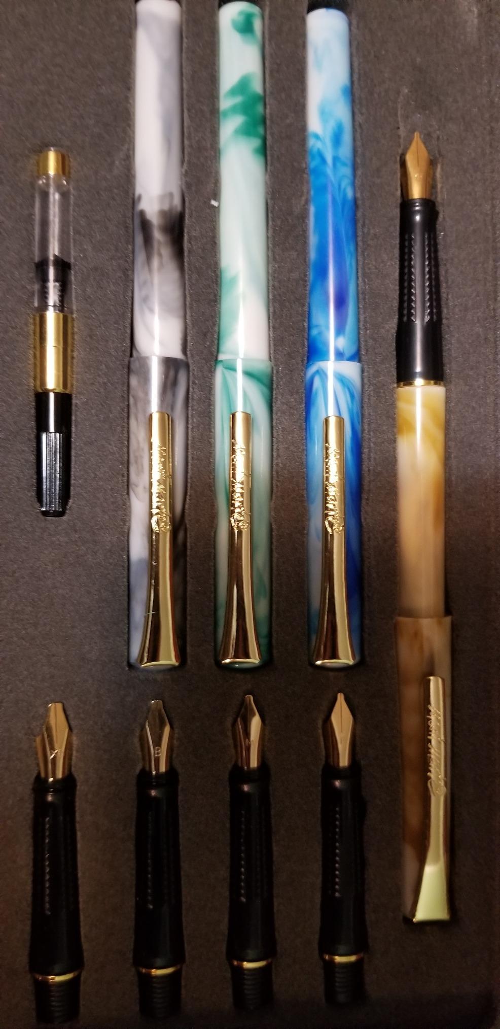 Mont Marte Calligraphy Set, 32 Piece. Includes Calligraphy Pens, Calligraphy Nibs, Ink Cartridges, Introduction Booklet and Exercise Booklet customer photo 1