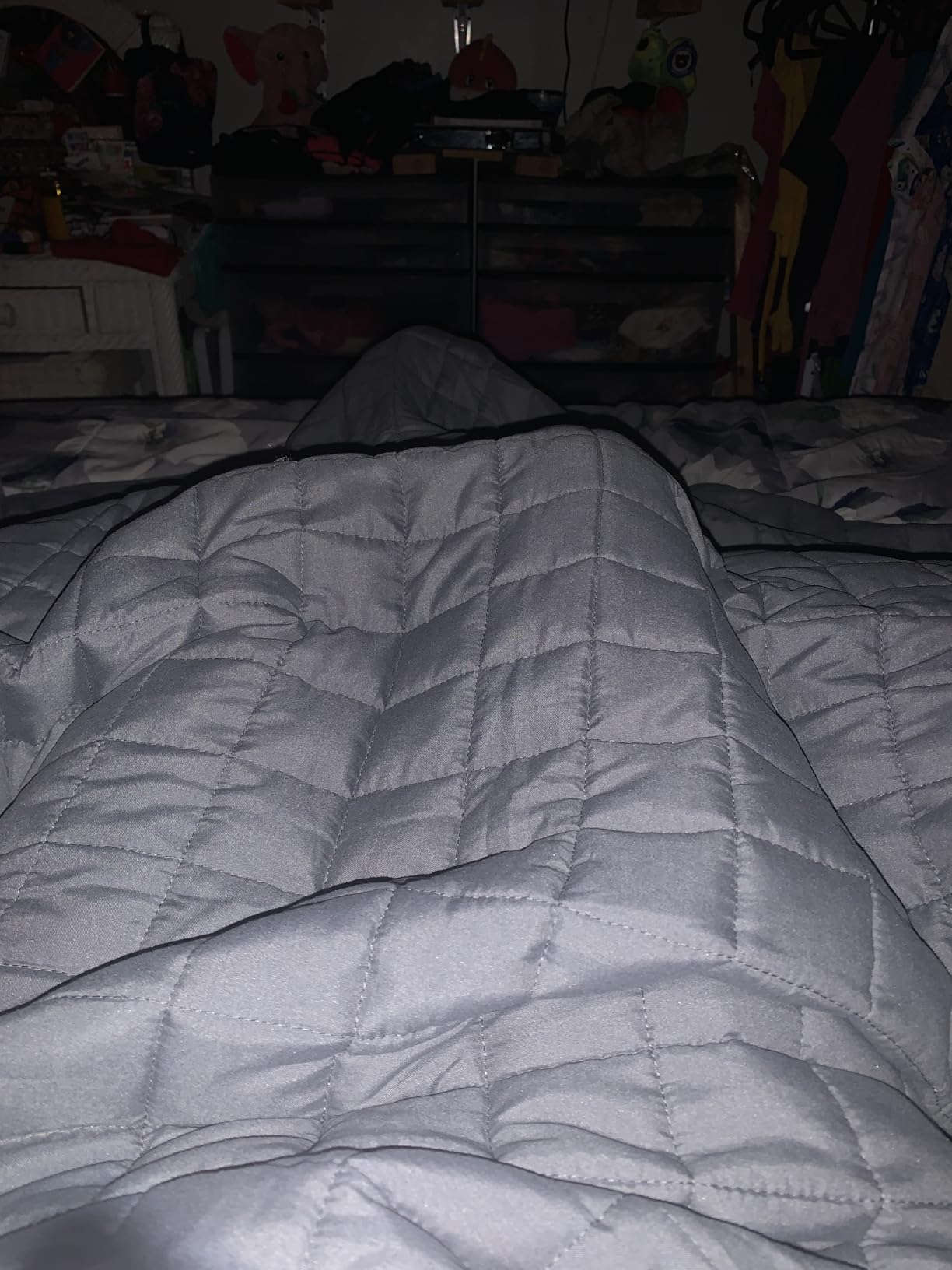 YnM 15lbs Weighted Blanket for Adults, Heavy Bed Throw Blanket with Cooling Glass Beads for All Season Use, Ideal for ~140lbs (48x72 Inches, Twin/Full, Dark Grey) customer photo 1