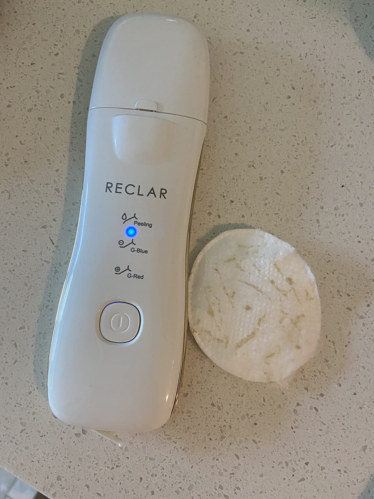 Gold Blade Portable Ultrasonic Galvanic Water Peeling Facial Anti-Aging Skin Care Device customer photo 2