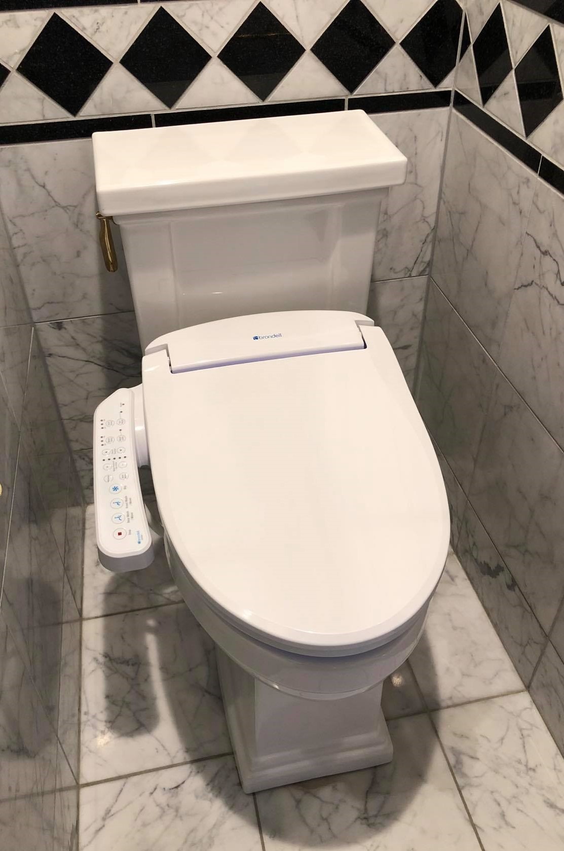 Brondell SE400-EW Swash SE400 Electric Bidet Toilet Seat With Heated Seat, Oscillating Stainless Steel Nozzle, Warm Air Dryer, Night Light, Gentle Close Lid, White Side Arm Control, Elongated customer photo 1