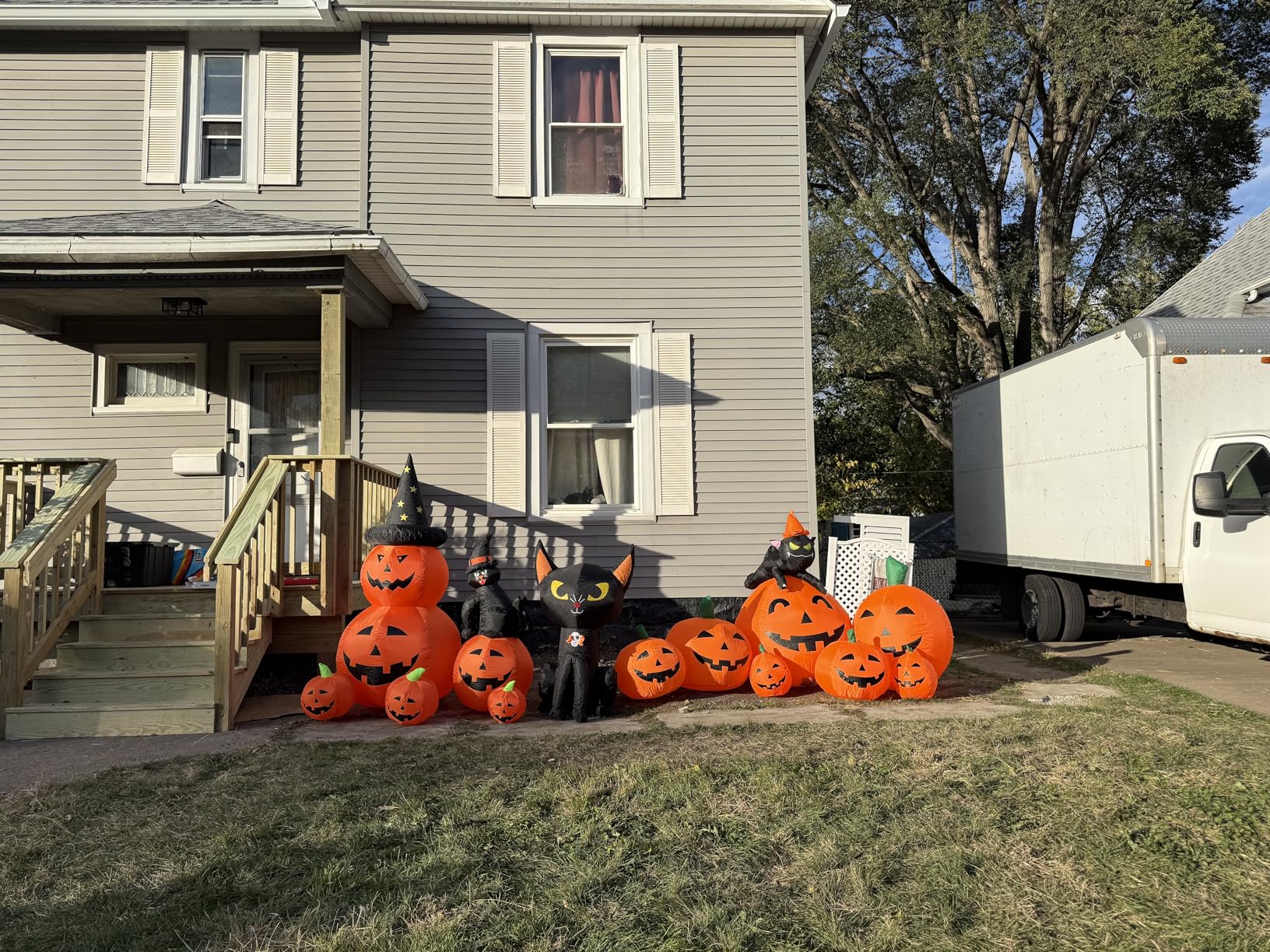 Joiedomi 7 FT Long Halloween Inflatables Pumpkin Outdoor Decorations, 7 Pumpkins Outside Decoration with Witch's Cat with Build-in LEDs Blow Up Inflatables for Party Yard Lawn Garden Decor customer photo 2