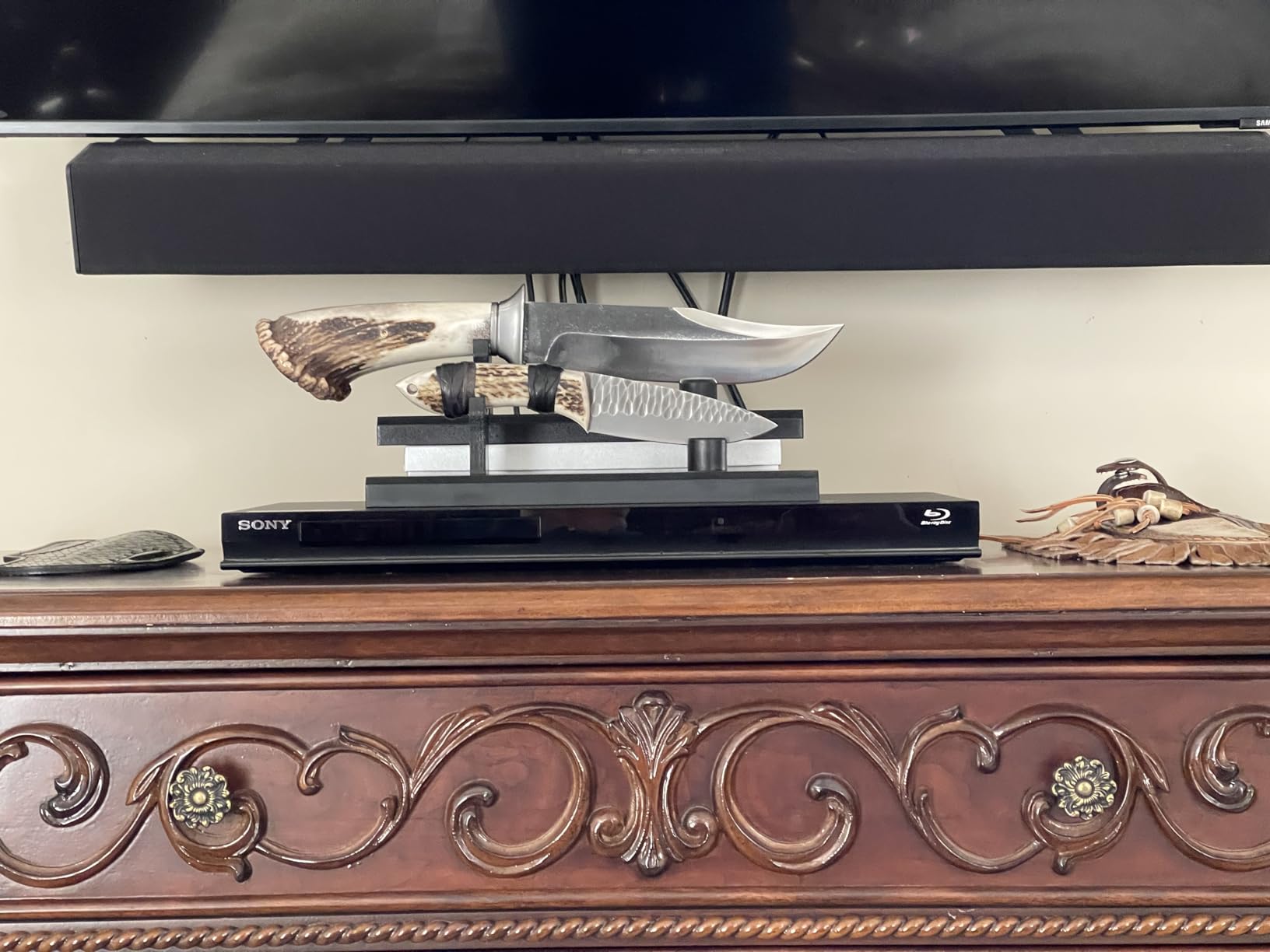 SZCO Wood Knife Display Stand 10.5 x 2.5 Inches - Black & Brown Horizontal Tabletop Showcase for Collections - Single Knife Holder for Home decor, kitchen decor & Collection Showcase customer photo 1