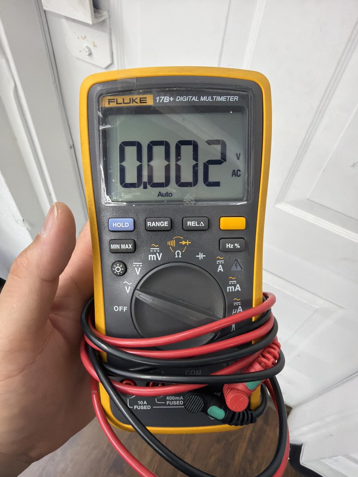 Fluke 17B+ Digital Multimeter, for Electrical Applications, Measures AC/DC Voltage 1000V, Current Measurements to 10A, Resistance, Continuity, Diode, Capacitance, Frequency, and Temperature Testing customer photo 2