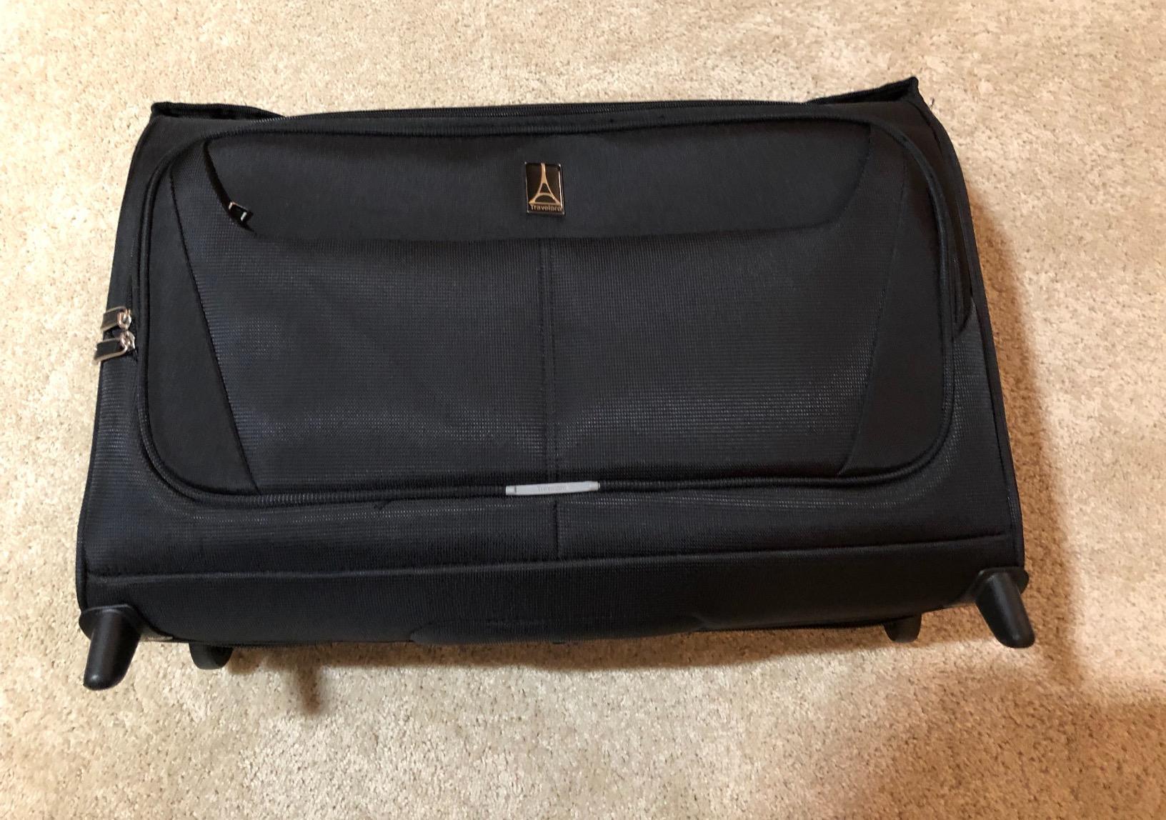 Maxlite 5 Softside Carry-On Rolling Garment Bag, Black, 22-Inch customer photo 1
