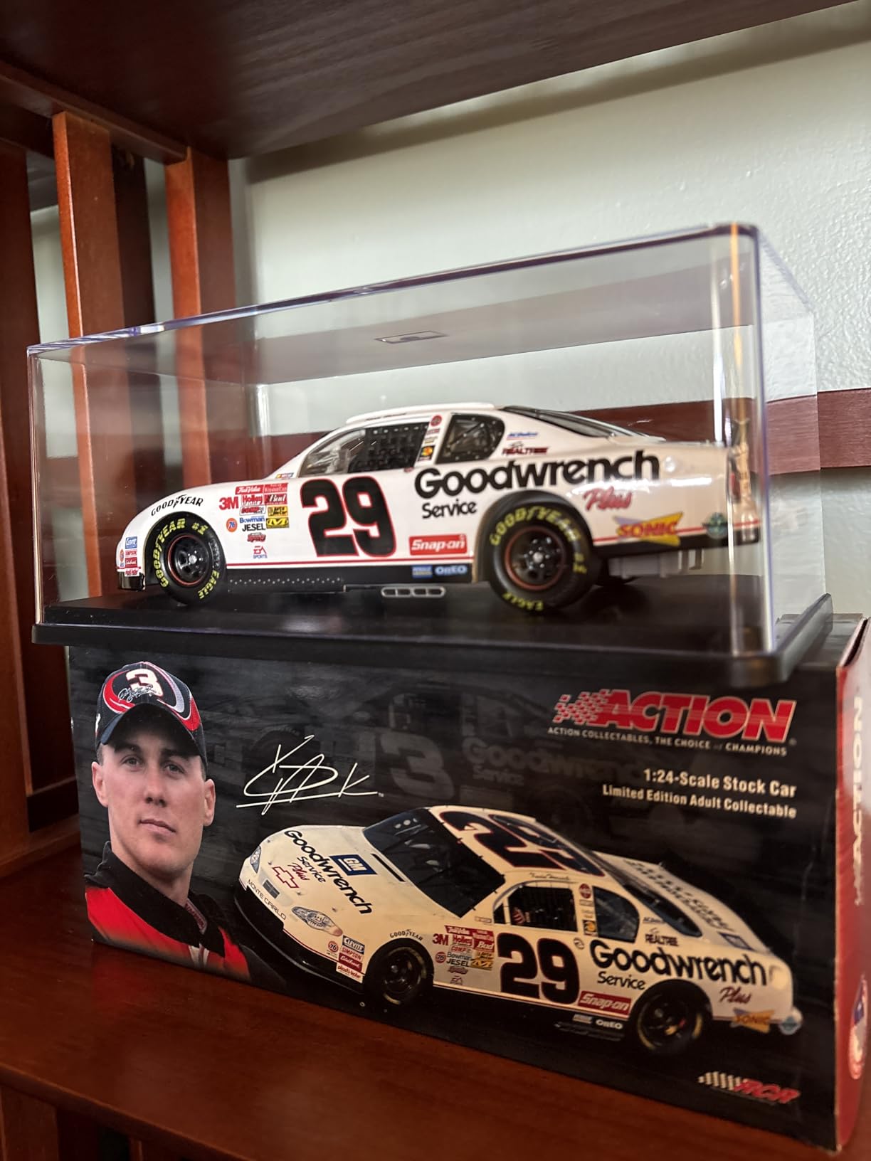 Greenlight Collectibles - 1:24 Acrylic Case with Plastic Base customer photo 2